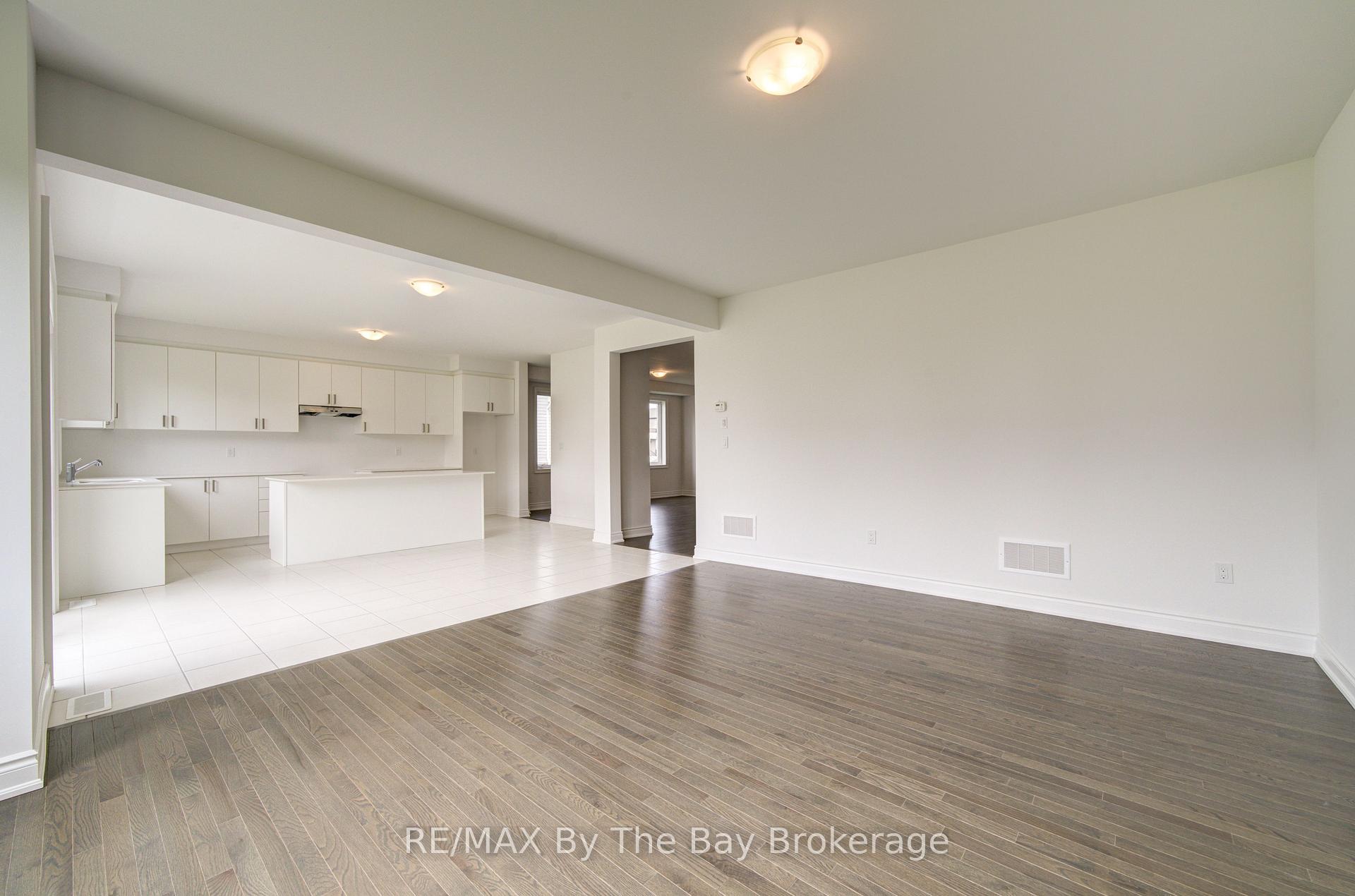 Photo 20 of 19 Amber Drive, Wasaga Beach — HOMEH