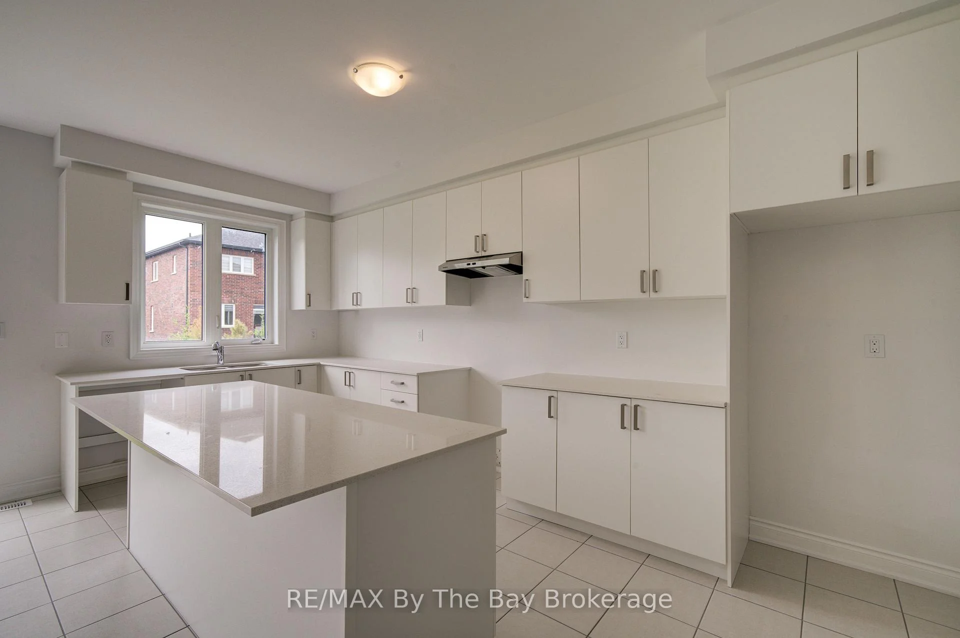 Photo 21 of 19 Amber Drive, Wasaga Beach — HOMEH