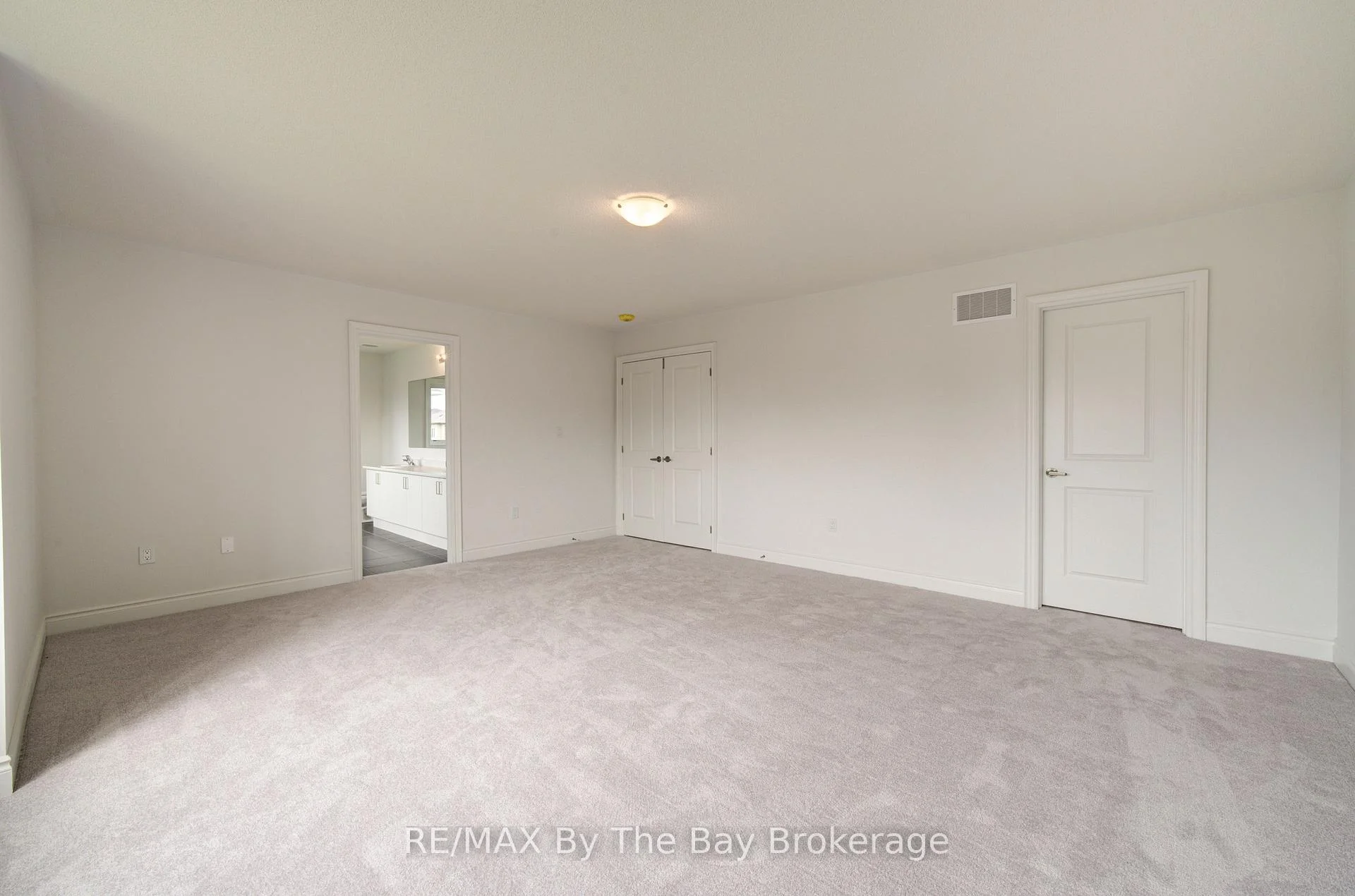 Photo 42 of 19 Amber Drive, Wasaga Beach — HOMEH