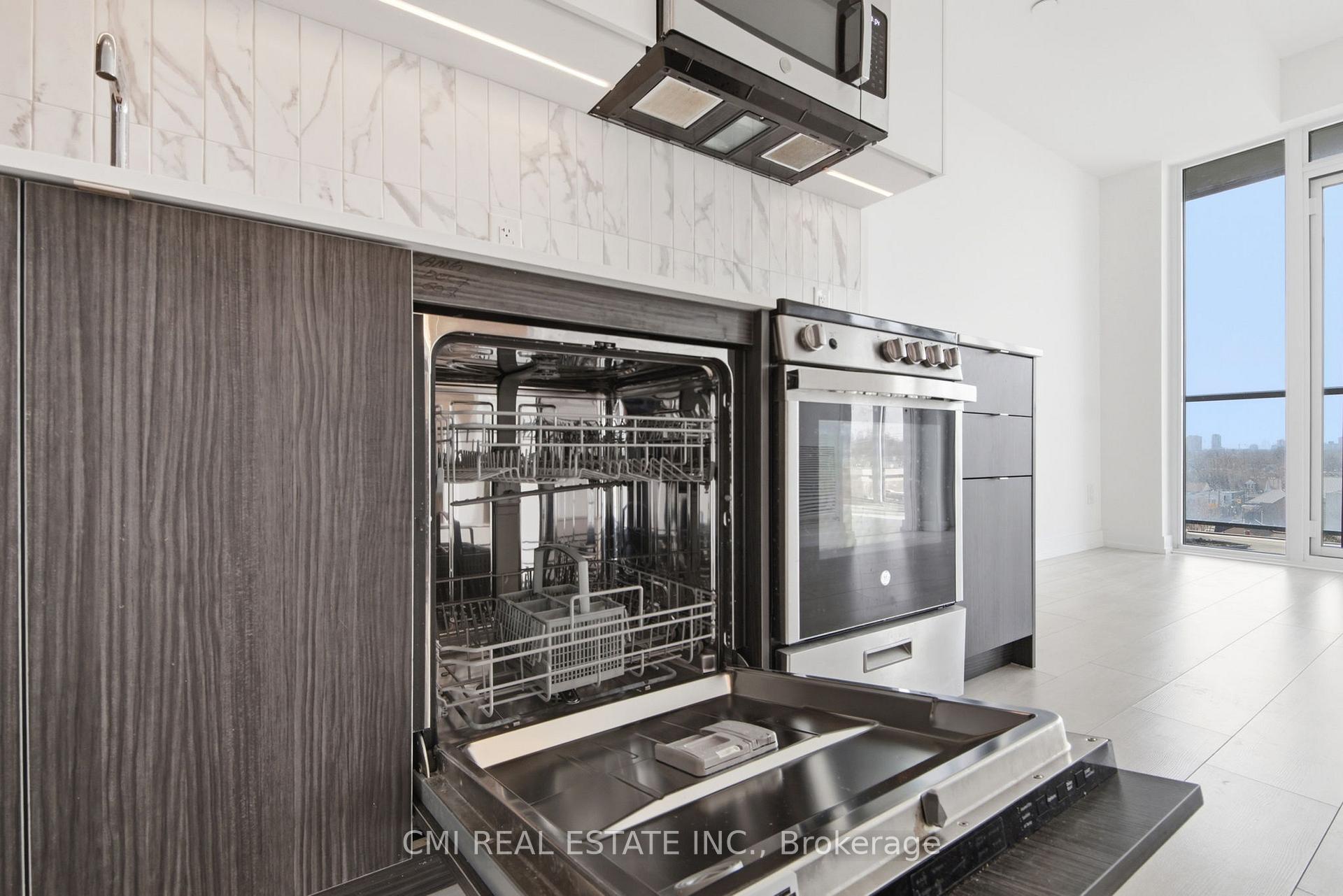 Photo 9 of Unit 607, 500 Dupont Street, Toronto, Wychwood — HOMEH