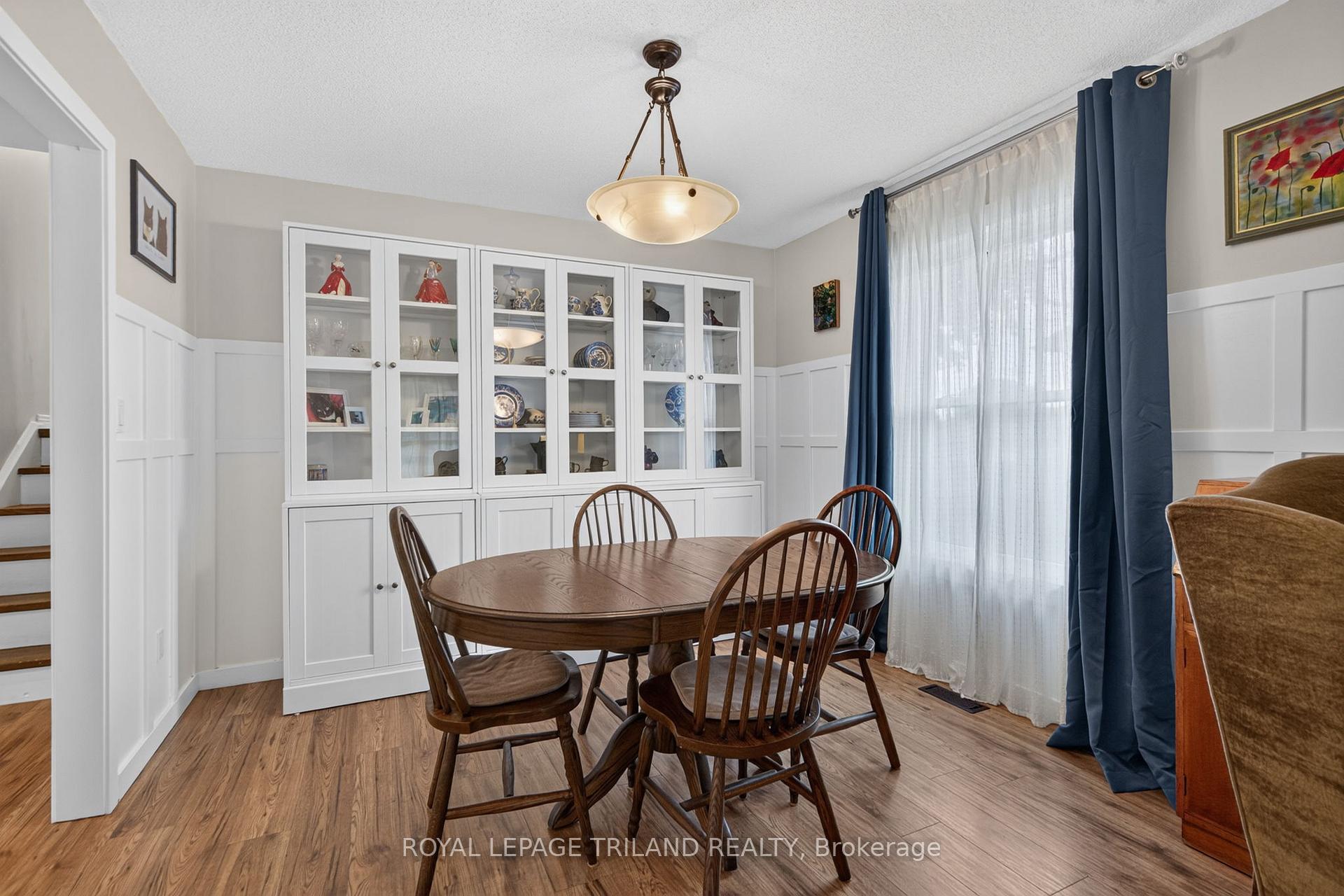 Photo 5 of 56 Parkview Crescent, Strathroy-Caradoc, SE — HOMEH