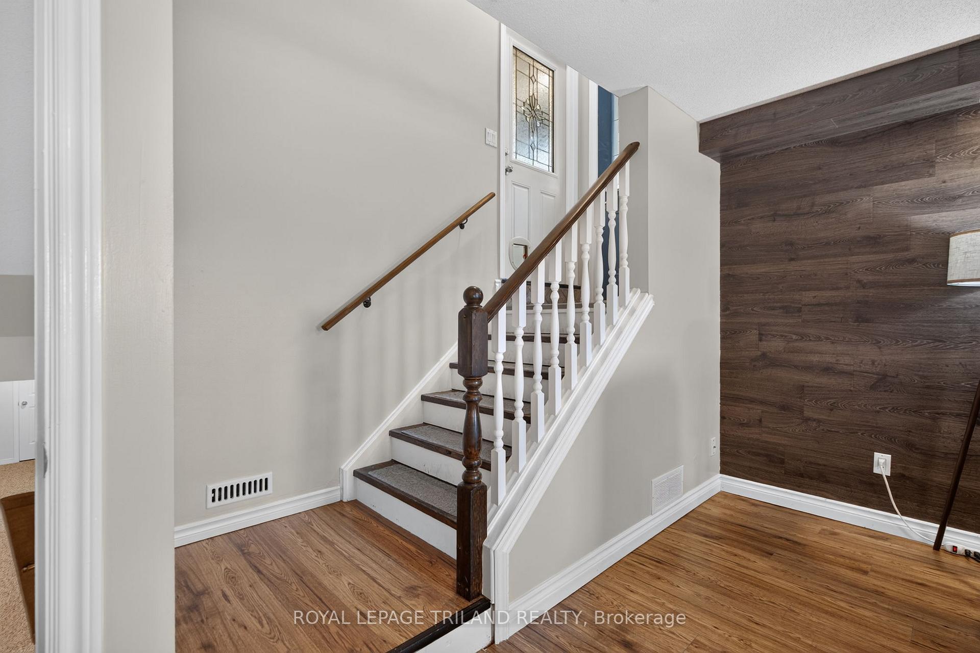 Photo 20 of 56 Parkview Crescent, Strathroy-Caradoc, SE — HOMEH