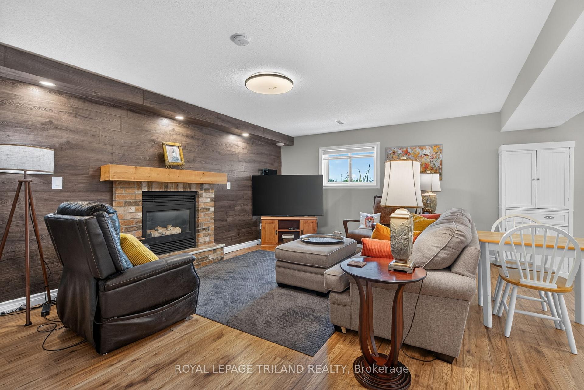Photo 21 of 56 Parkview Crescent, Strathroy-Caradoc, SE — HOMEH