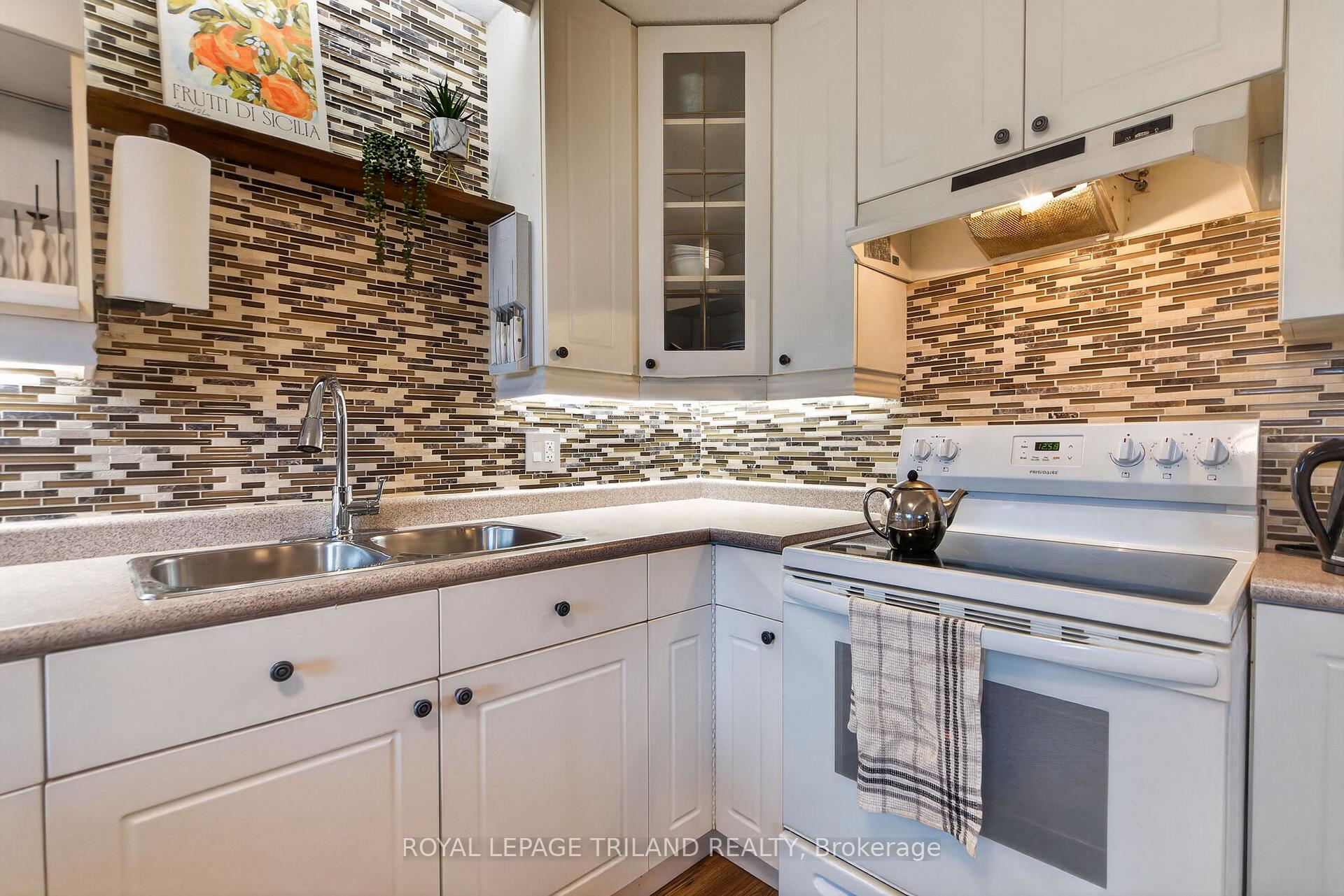 Photo 25 of 56 Parkview Crescent, Strathroy-Caradoc, SE — HOMEH