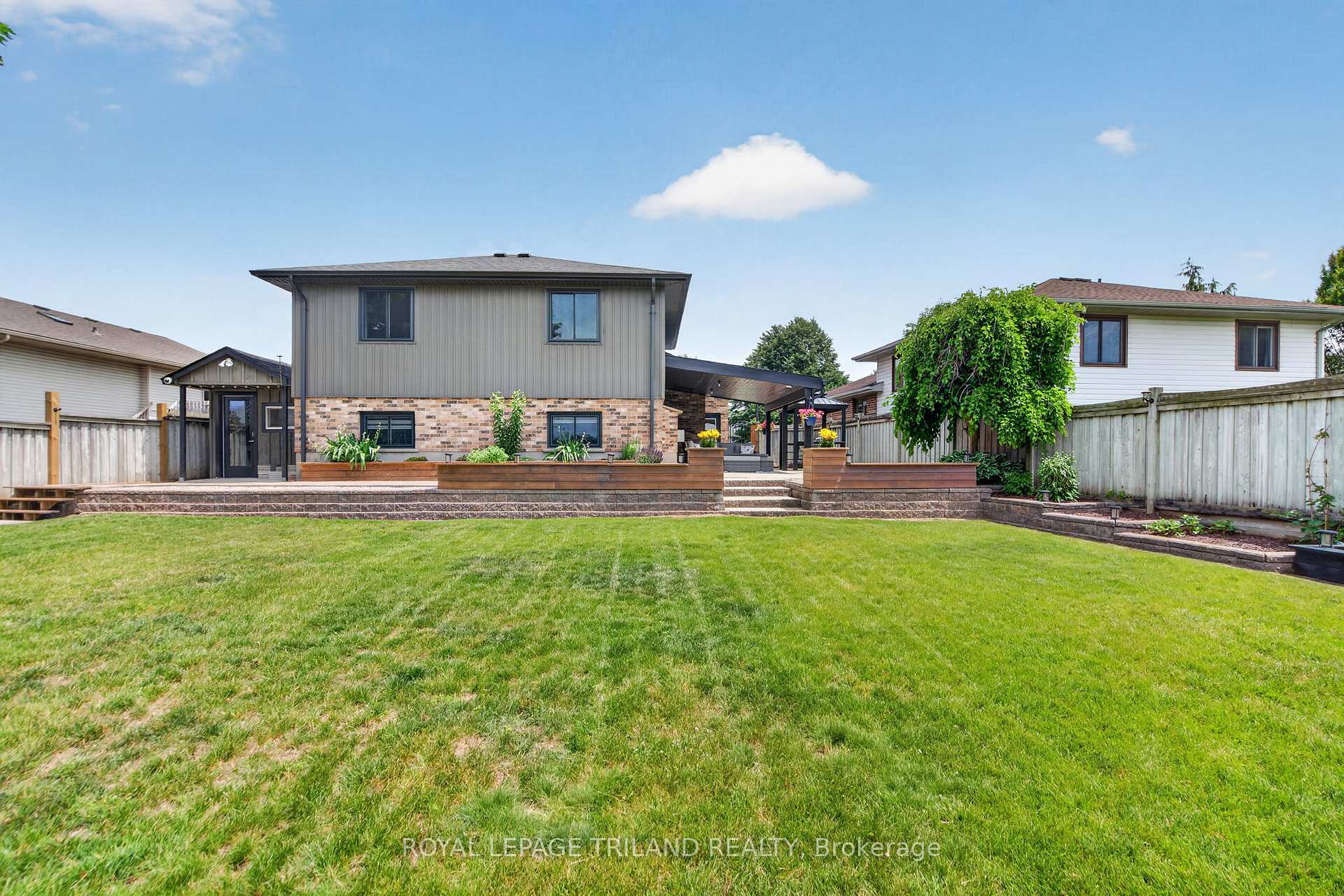 Photo 50 of 56 Parkview Crescent, Strathroy-Caradoc, SE — HOMEH