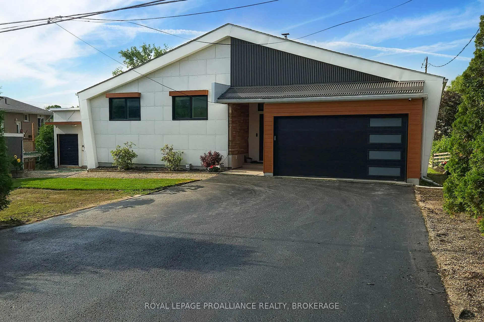 Photo of 25 Willowbank Road E