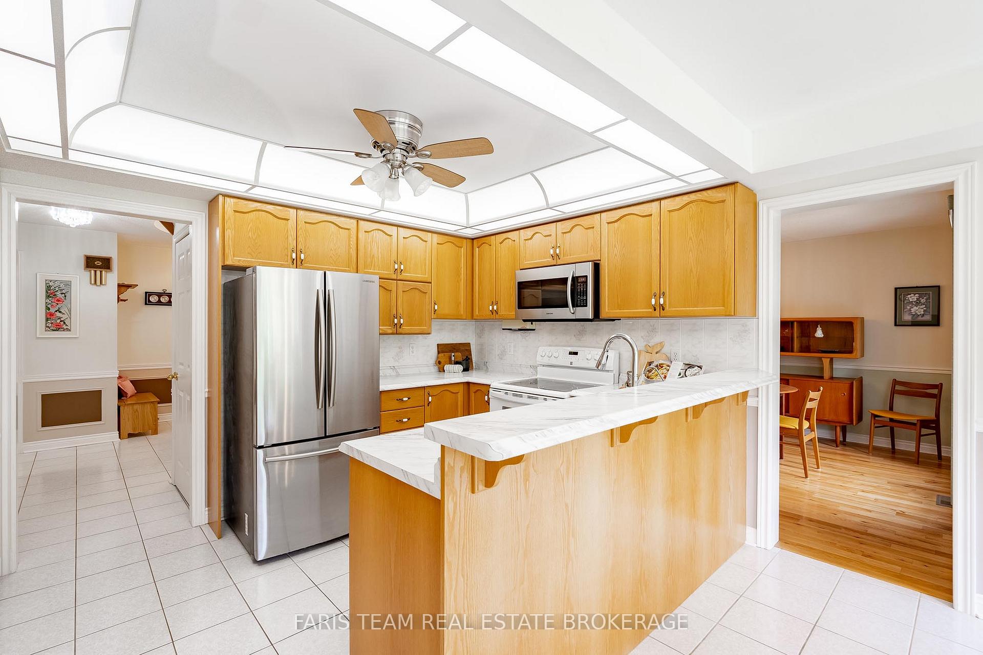 Photo 7 of 491 Ferndale Drive N, Barrie, Northwest — HOMEH