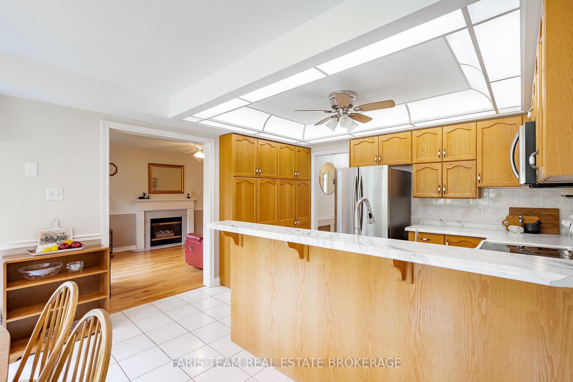 Photo 9 of 491 Ferndale Drive N, Barrie, Northwest — HOMEH