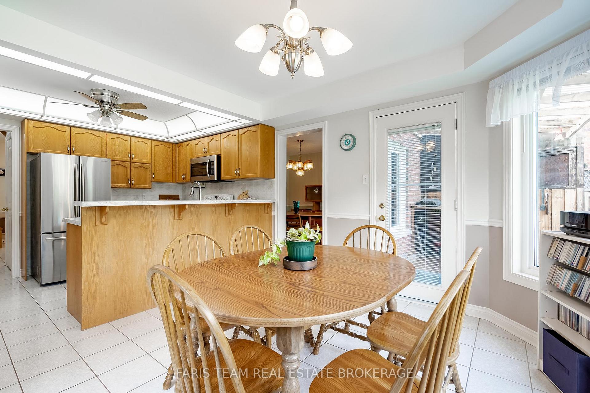 Photo 11 of 491 Ferndale Drive N, Barrie, Northwest — HOMEH