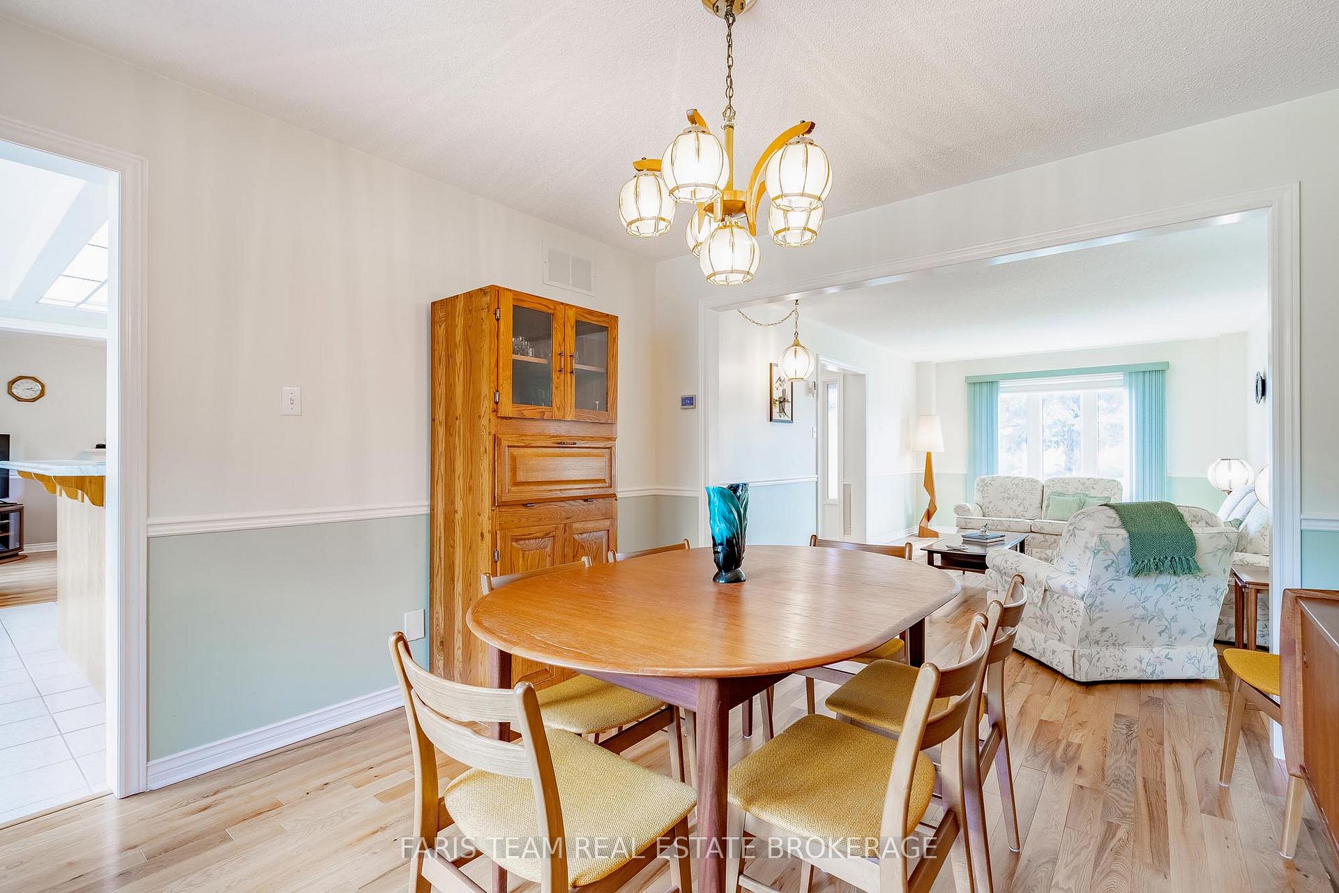 Photo 12 of 491 Ferndale Drive N, Barrie, Northwest — HOMEH