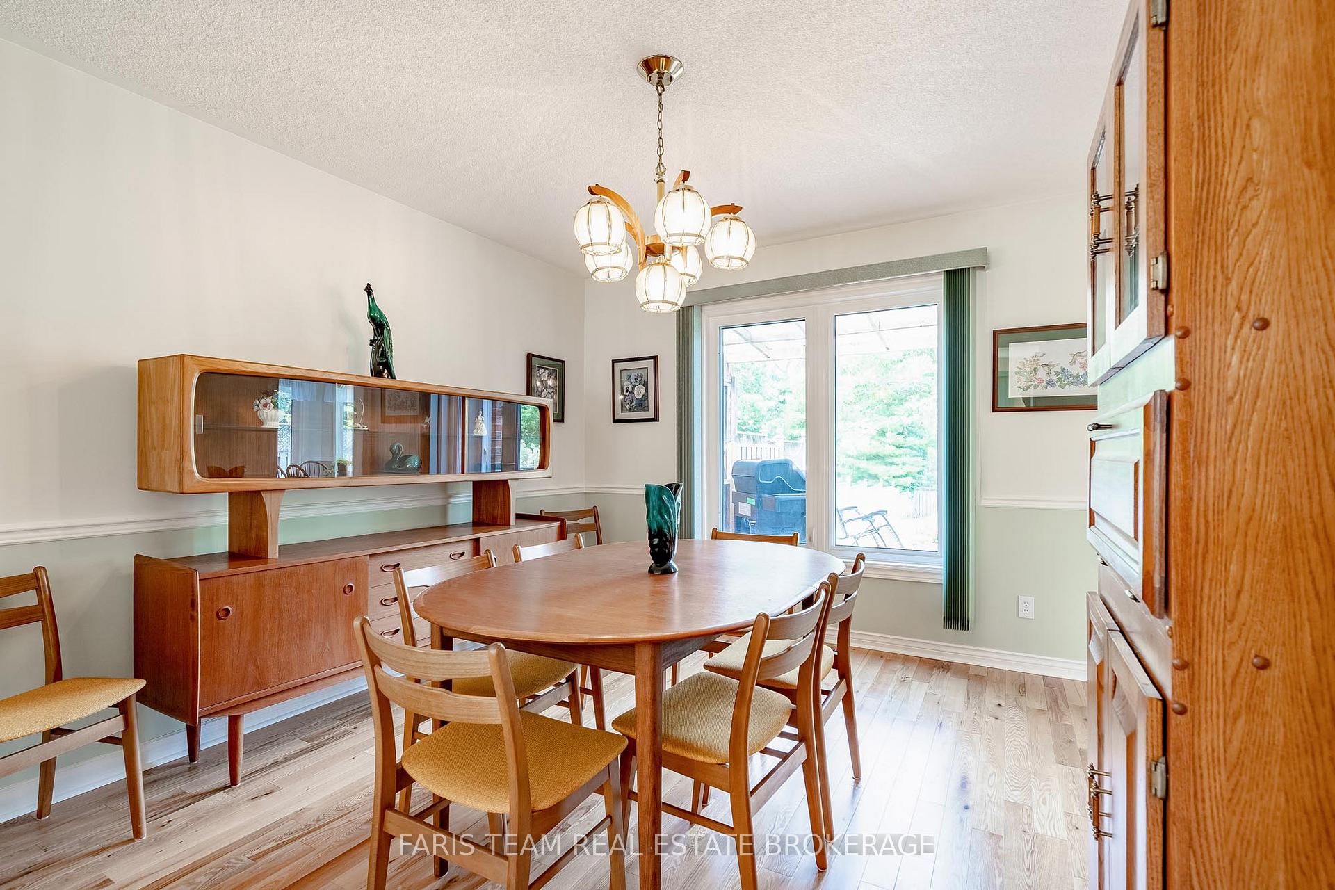 Photo 13 of 491 Ferndale Drive N, Barrie, Northwest — HOMEH