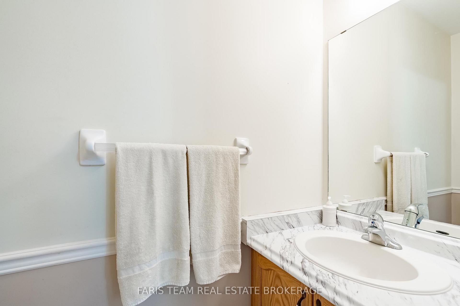 Photo 18 of 491 Ferndale Drive N, Barrie, Northwest — HOMEH