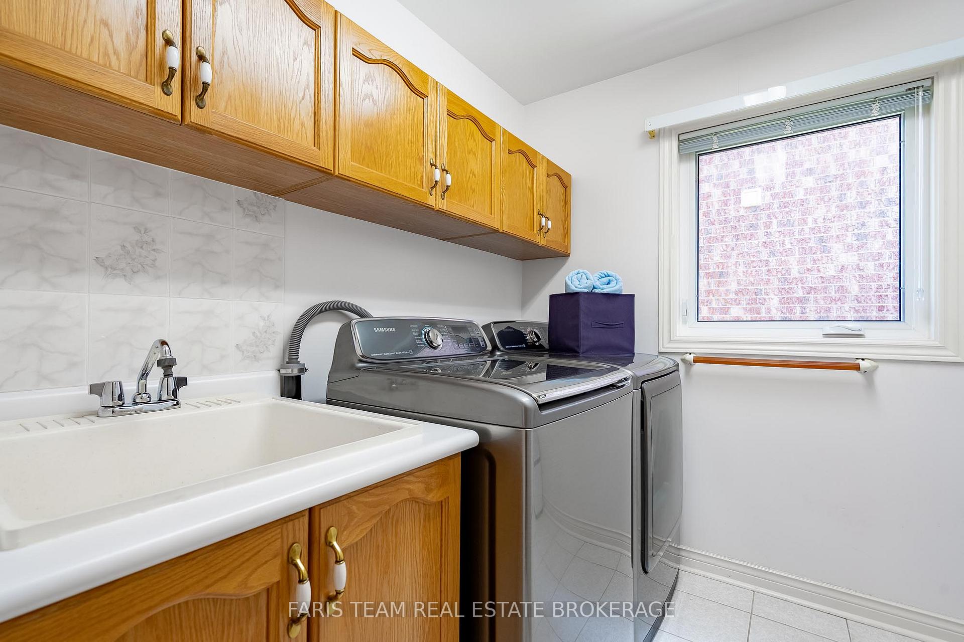 Photo 19 of 491 Ferndale Drive N, Barrie, Northwest — HOMEH