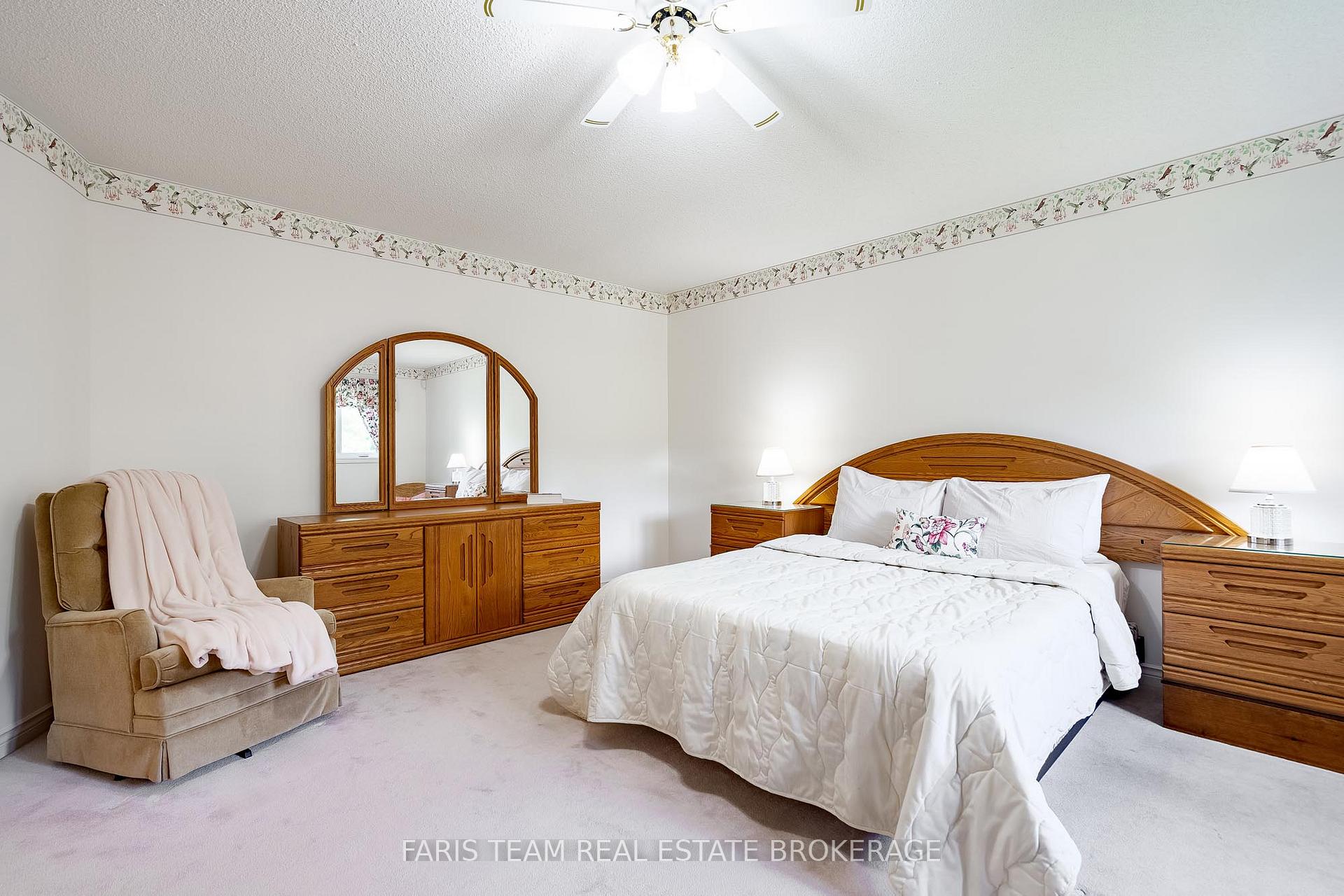Photo 20 of 491 Ferndale Drive N, Barrie, Northwest — HOMEH
