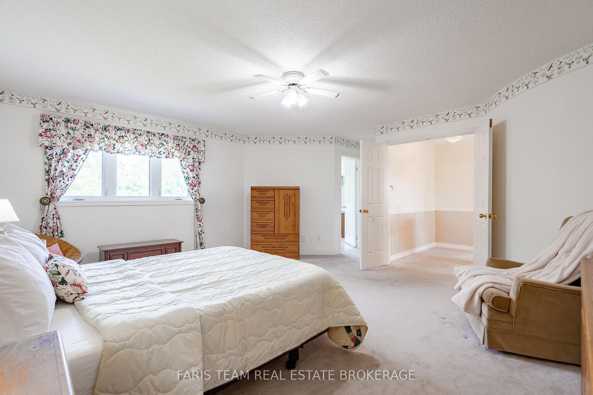 Photo 21 of 491 Ferndale Drive N, Barrie, Northwest — HOMEH