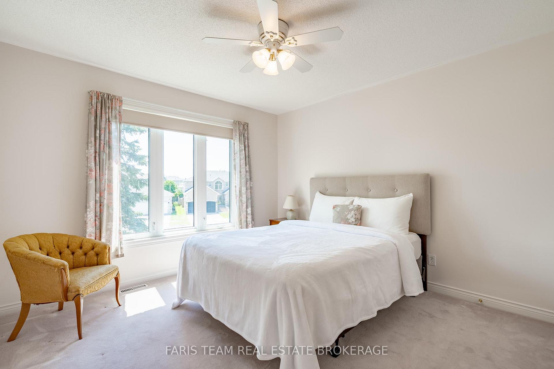 Photo 24 of 491 Ferndale Drive N, Barrie, Northwest — HOMEH