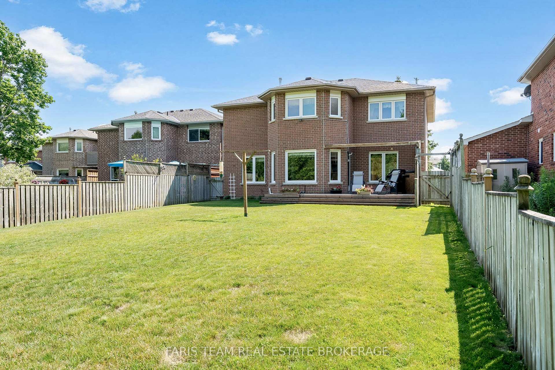 Photo 34 of 491 Ferndale Drive N, Barrie, Northwest — HOMEH