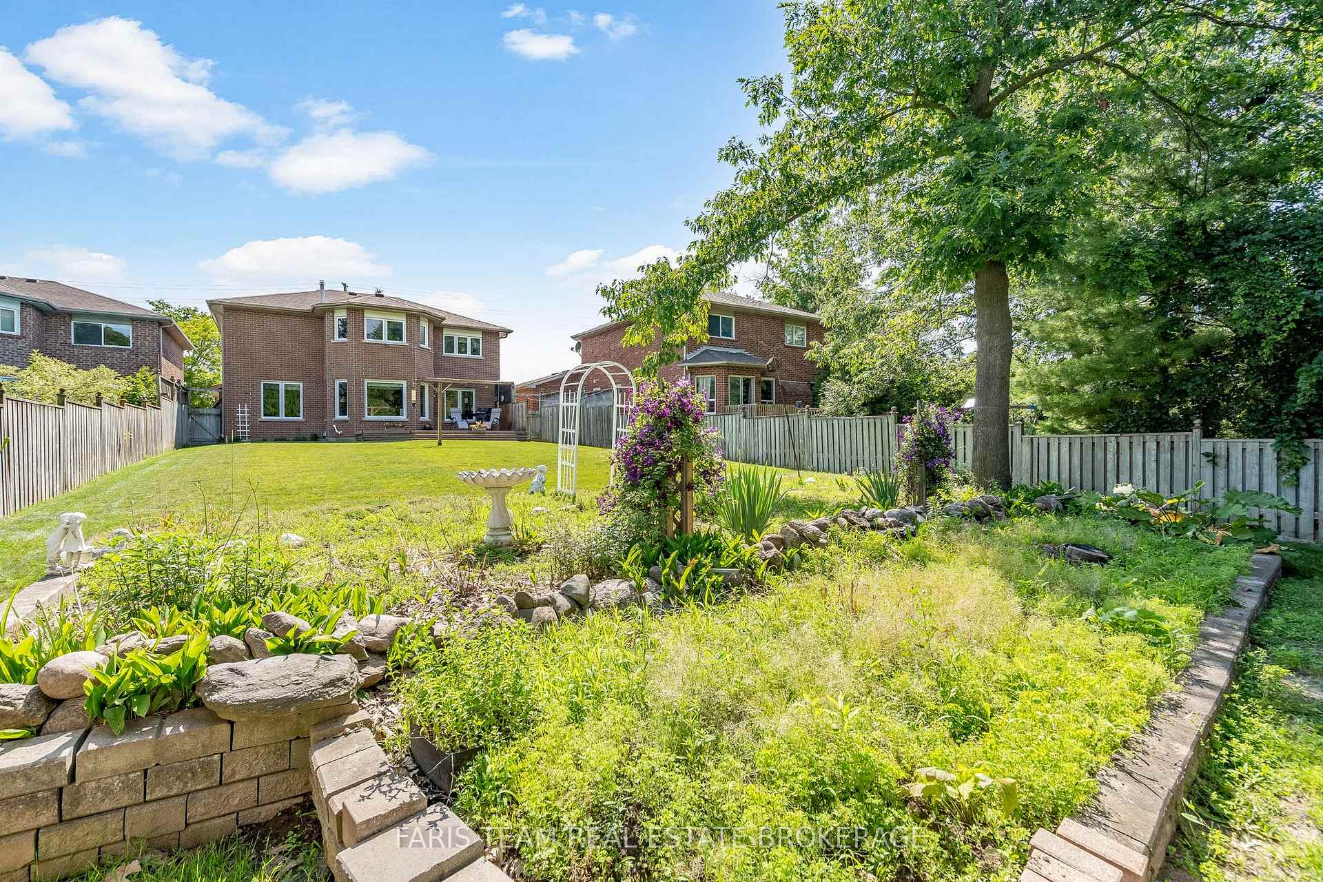 Photo 36 of 491 Ferndale Drive N, Barrie, Northwest — HOMEH