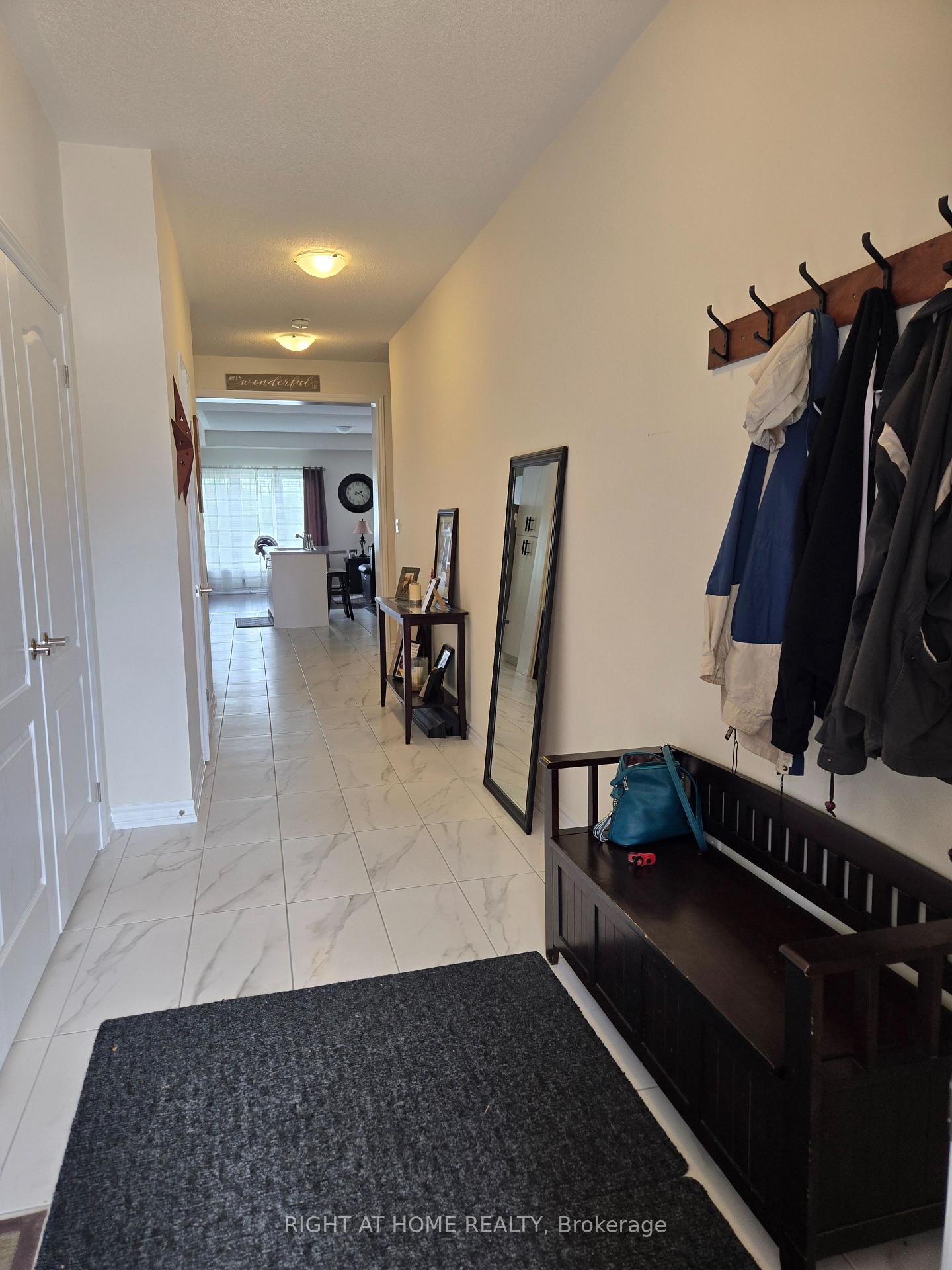 Photo 2 of 98 Senay Circle NW, Clarington, Courtice — HOMEH