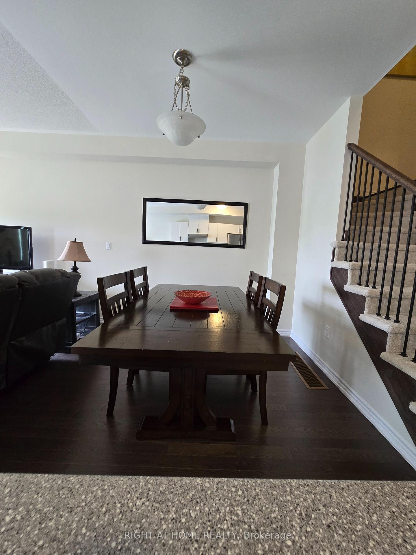 Photo 4 of 98 Senay Circle NW, Clarington, Courtice — HOMEH
