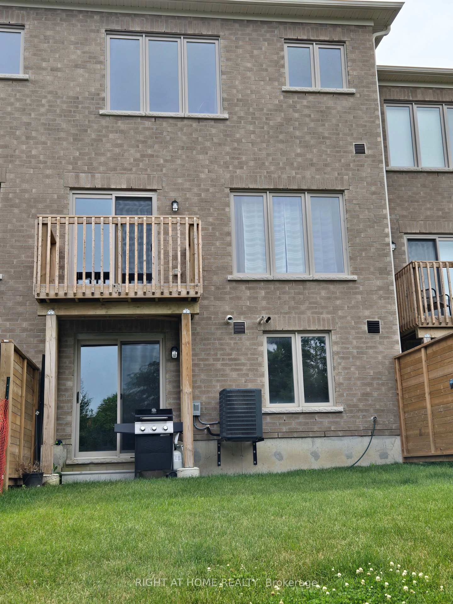 Photo 17 of 98 Senay Circle NW, Clarington, Courtice — HOMEH
