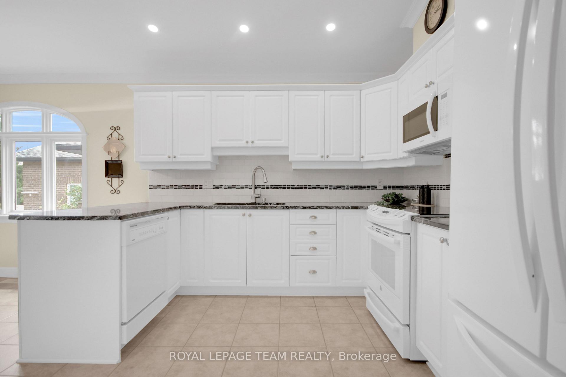 Photo 18 of 83 Waterthrush Crescent, Ottawa, Kanata - Bridlewood — HOMEH