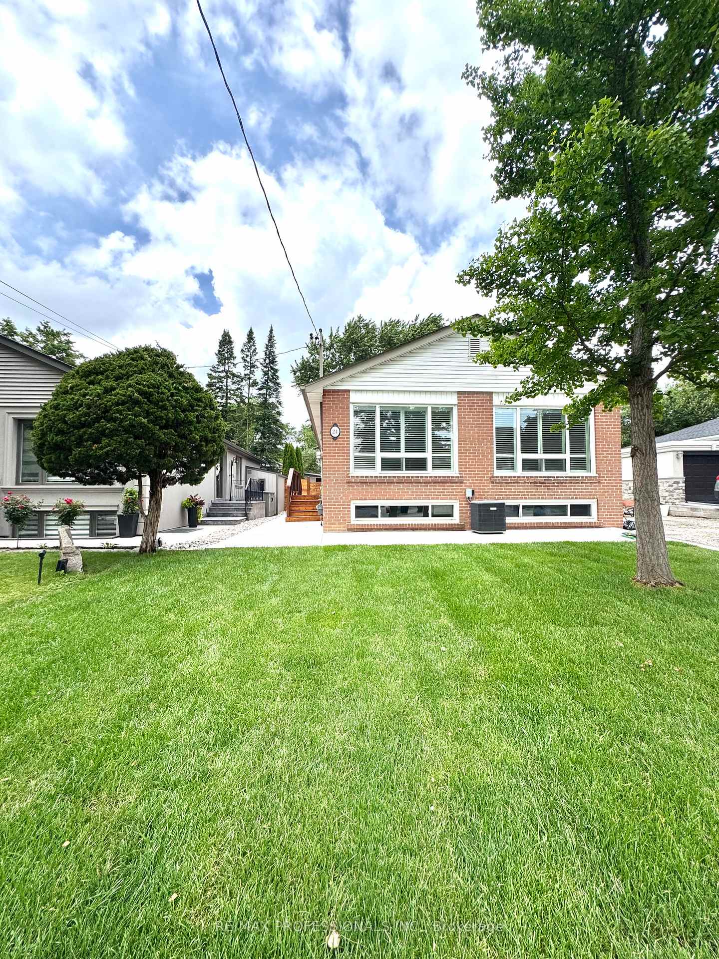 Front of Unit MAIN, 24 Millburn Drive
