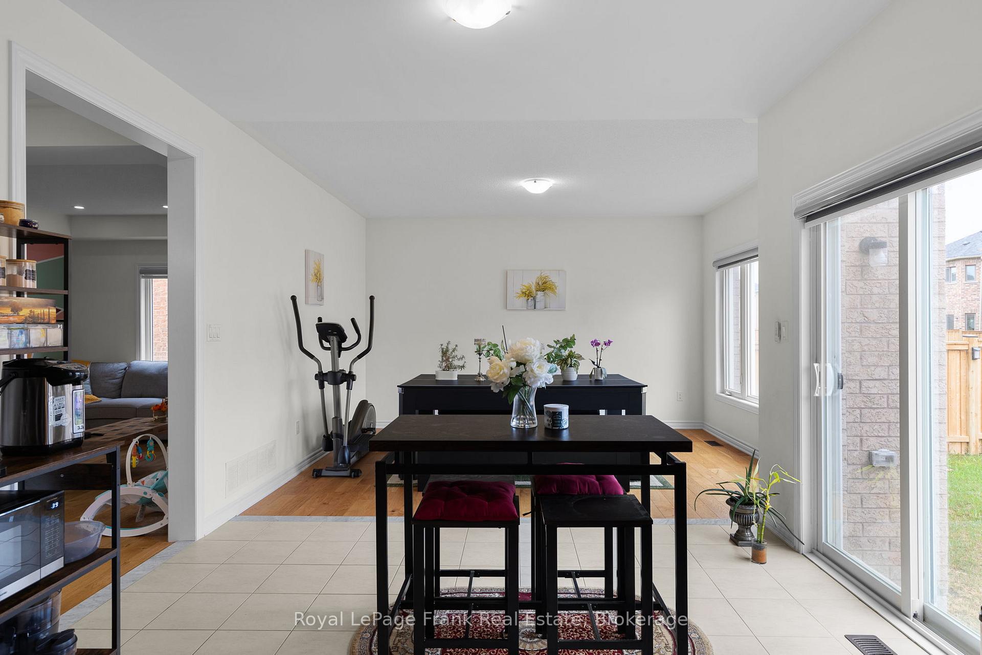 Photo 23 of 18 Stoddart Street, Brock, Beaverton — HOMEH
