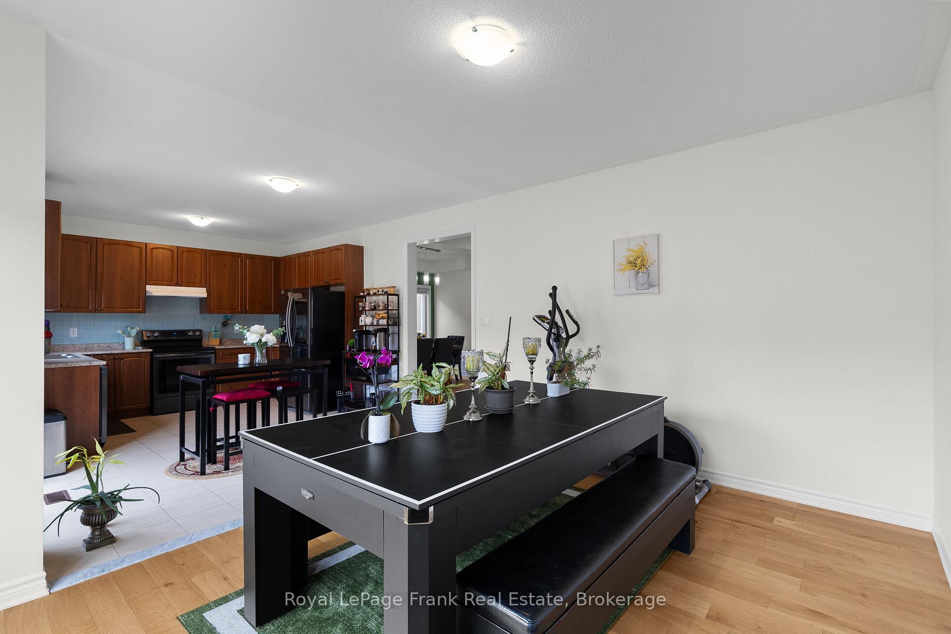 Photo 25 of 18 Stoddart Street, Brock, Beaverton — HOMEH