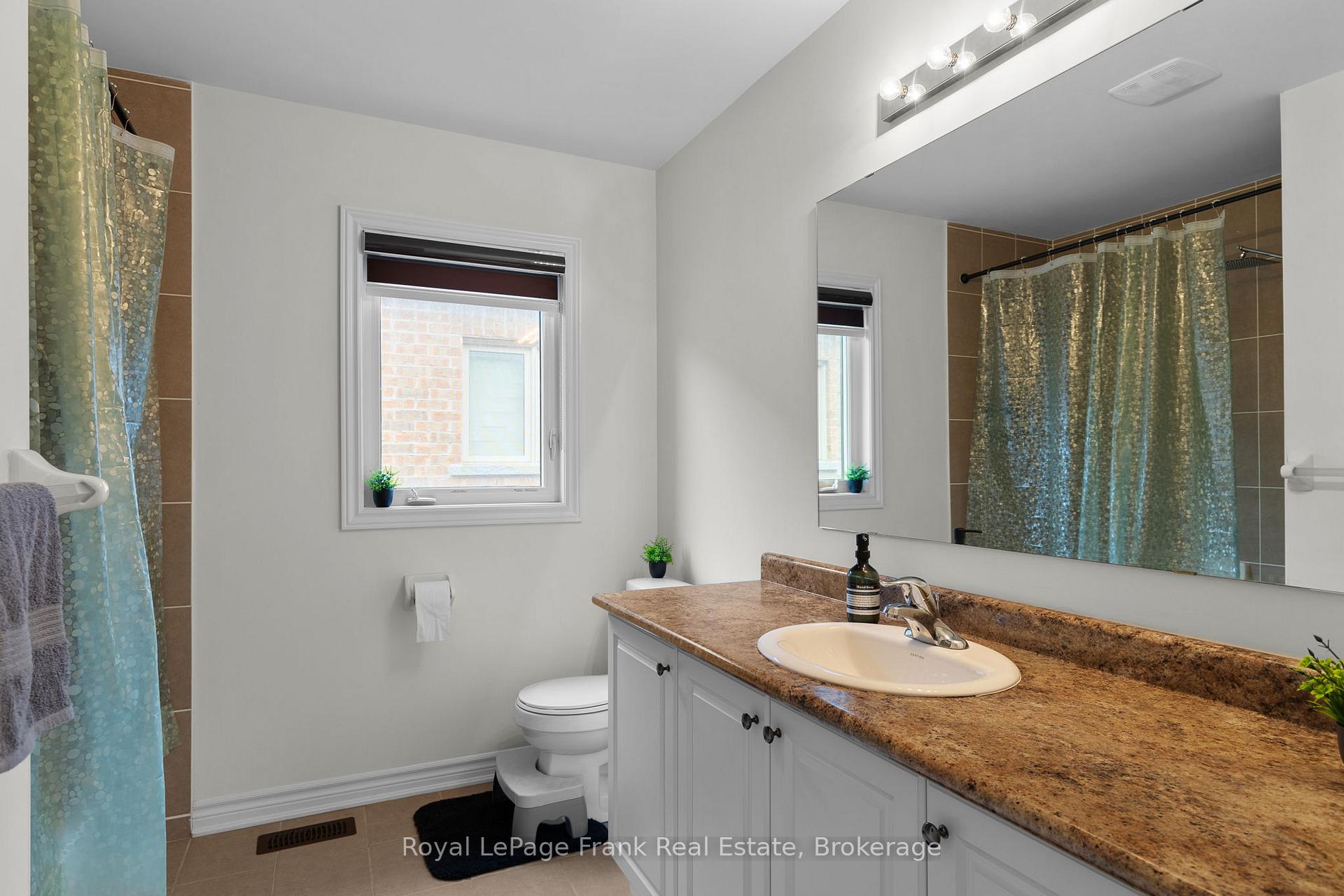 Photo 33 of 18 Stoddart Street, Brock, Beaverton — HOMEH