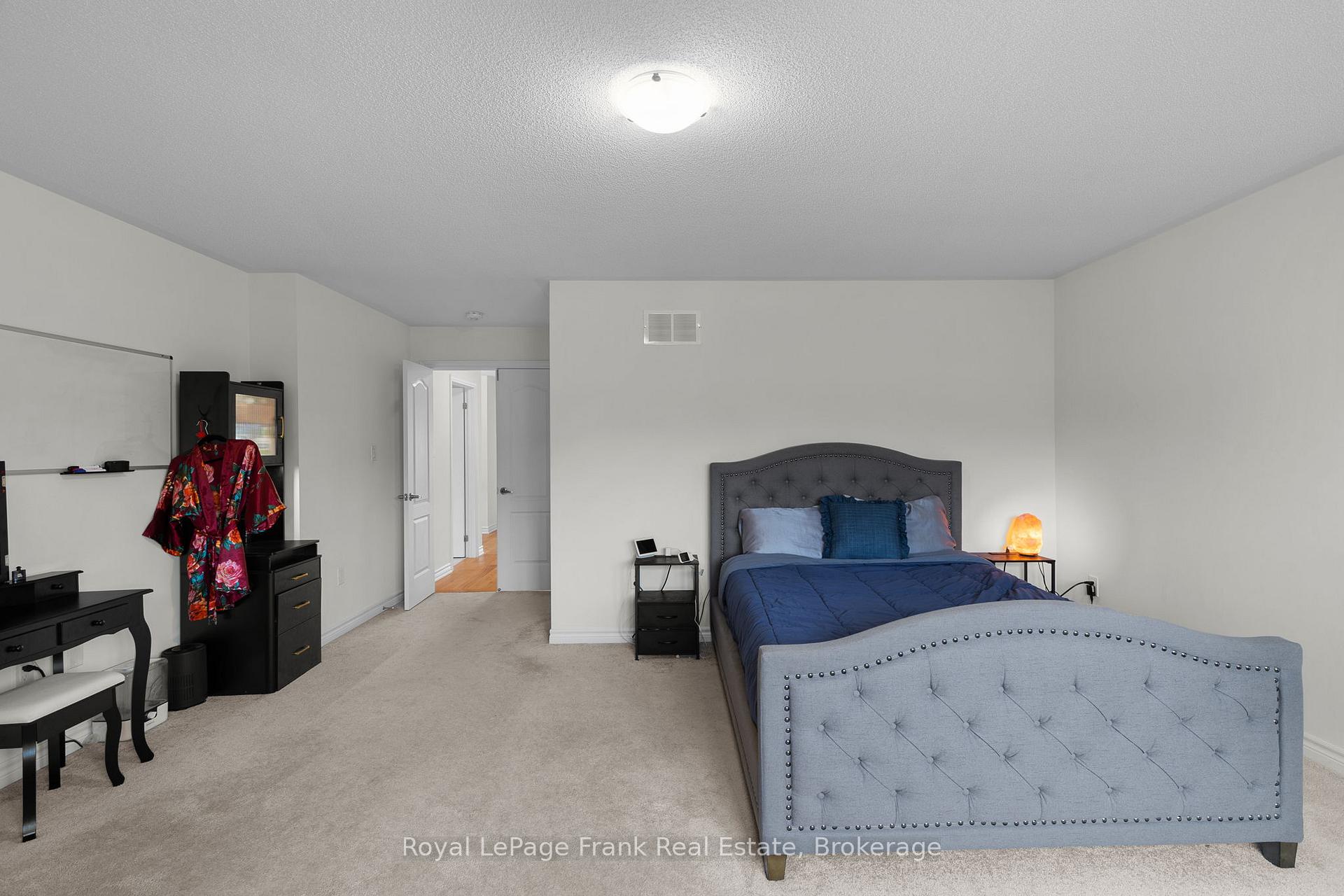 Photo 38 of 18 Stoddart Street, Brock, Beaverton — HOMEH