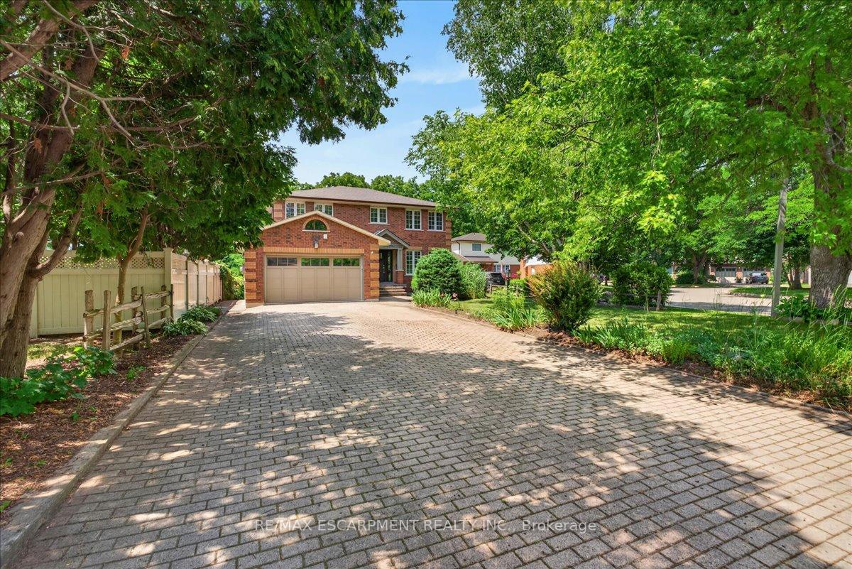 Front of 339 Kingsway Place