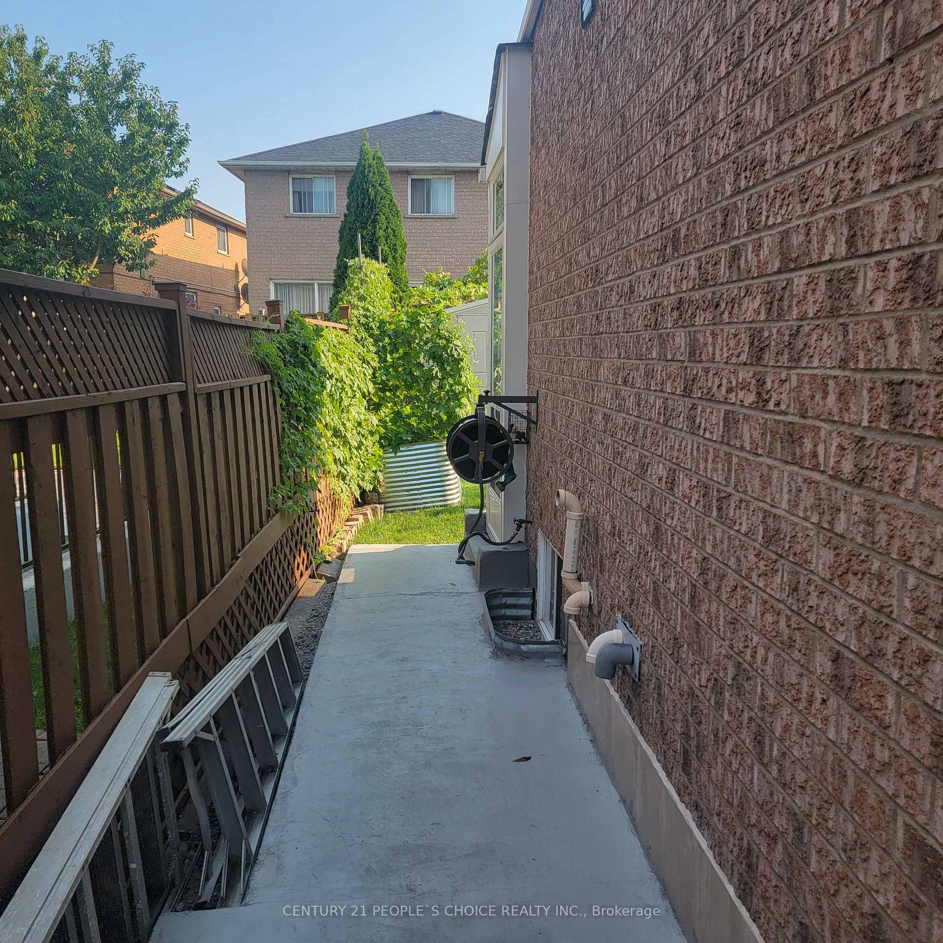 Photo 15 of Unit Bsmt, 31 Pinecone Drive, Etobicoke, West Humber-Clairville — HOMEH