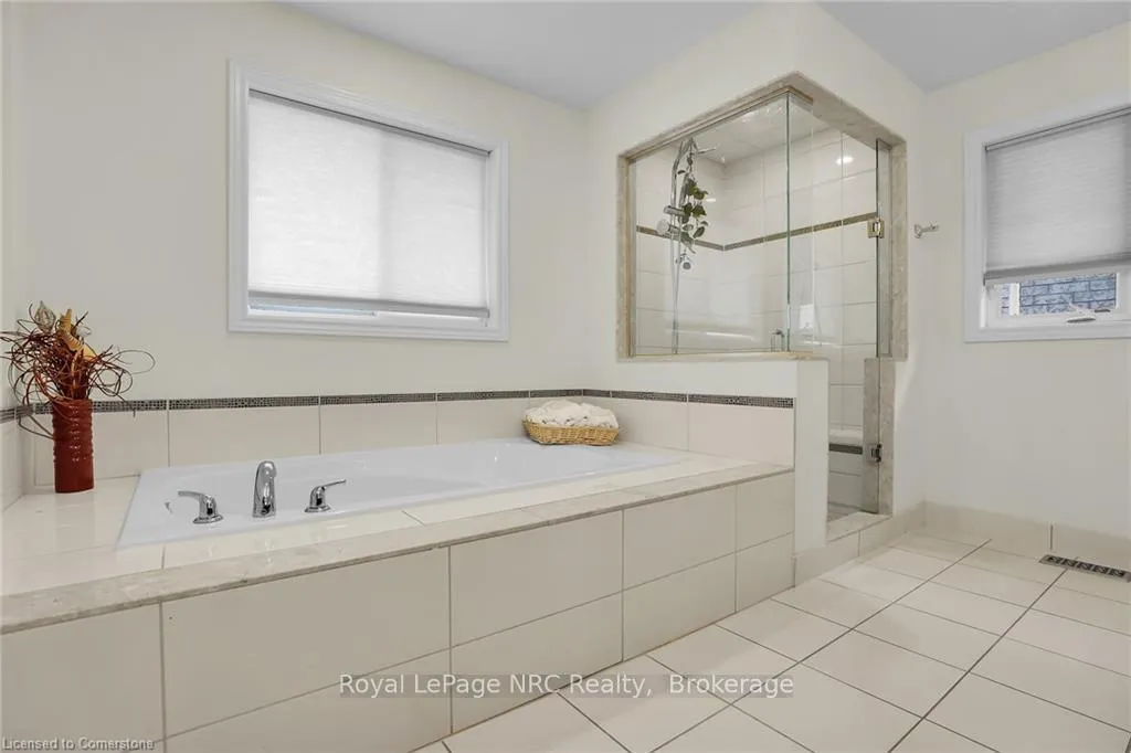 Photo 18 of 183 Chambers Drive, Hamilton, Meadowlands — HOMEH