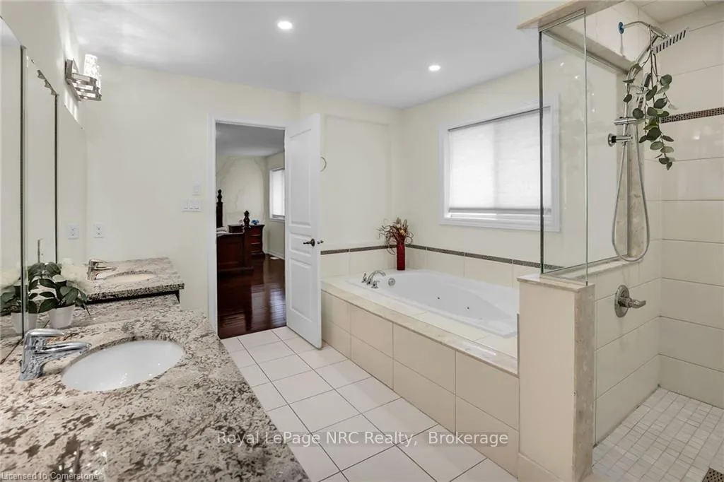 Photo 19 of 183 Chambers Drive, Hamilton, Meadowlands — HOMEH