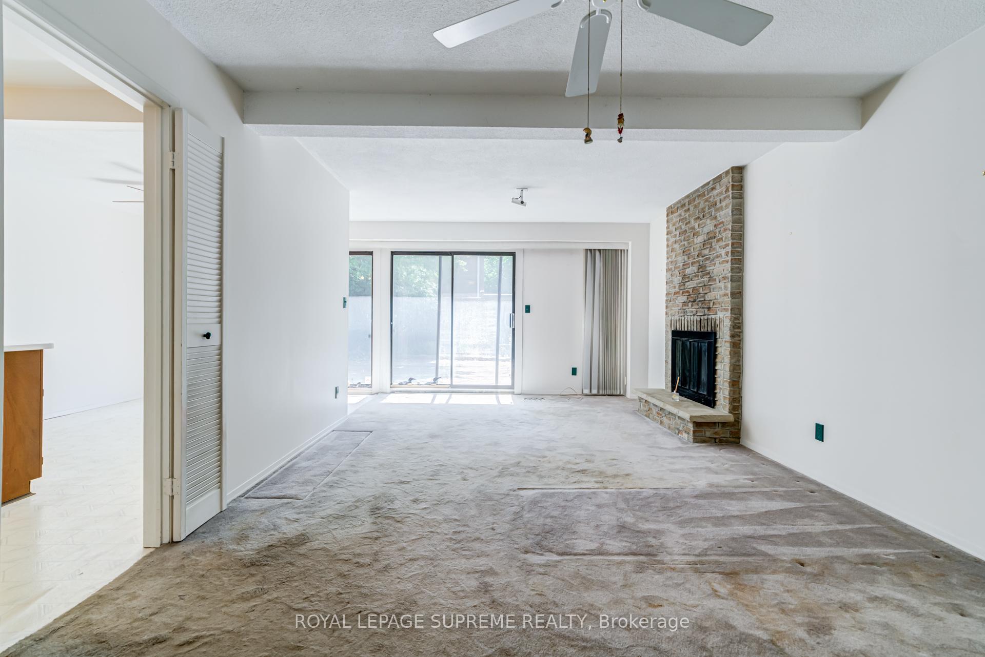 Photo 6 of 88 Salisbury Circle, Brampton, Brampton North — HOMEH