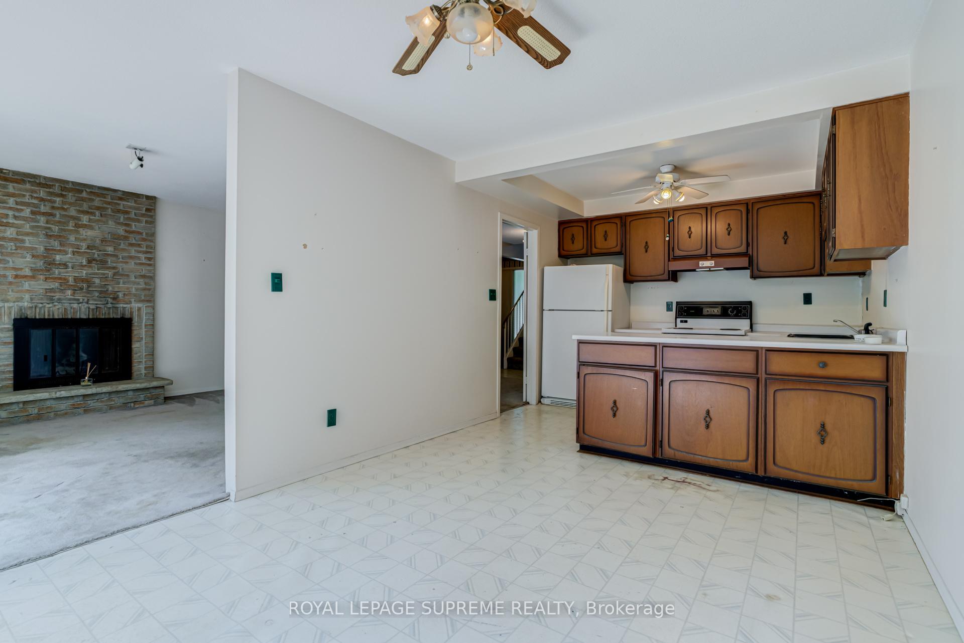 Photo 10 of 88 Salisbury Circle, Brampton, Brampton North — HOMEH