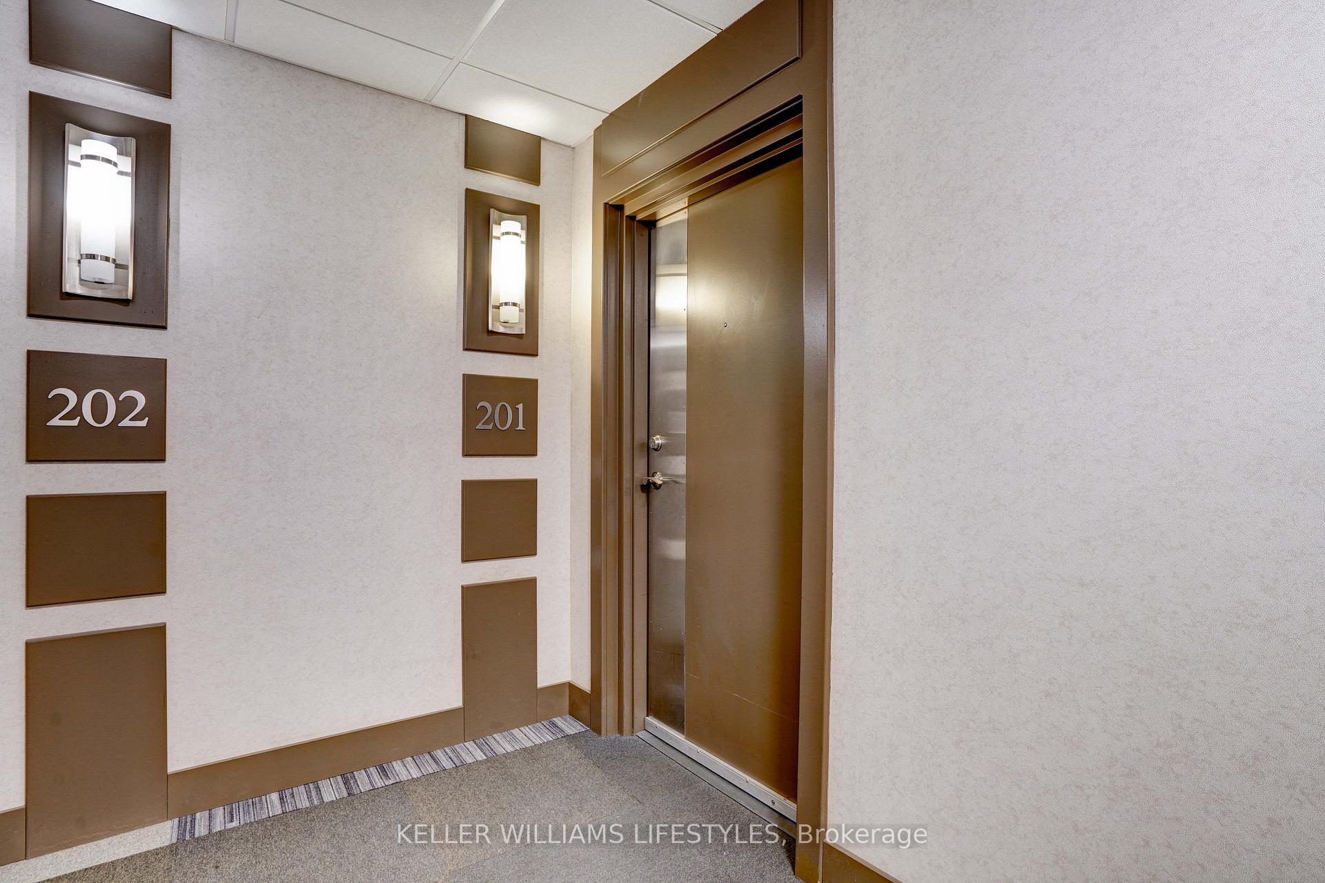 Photo 4 of Unit 201, 320 Sugarcreek Trail, London, North N — HOMEH