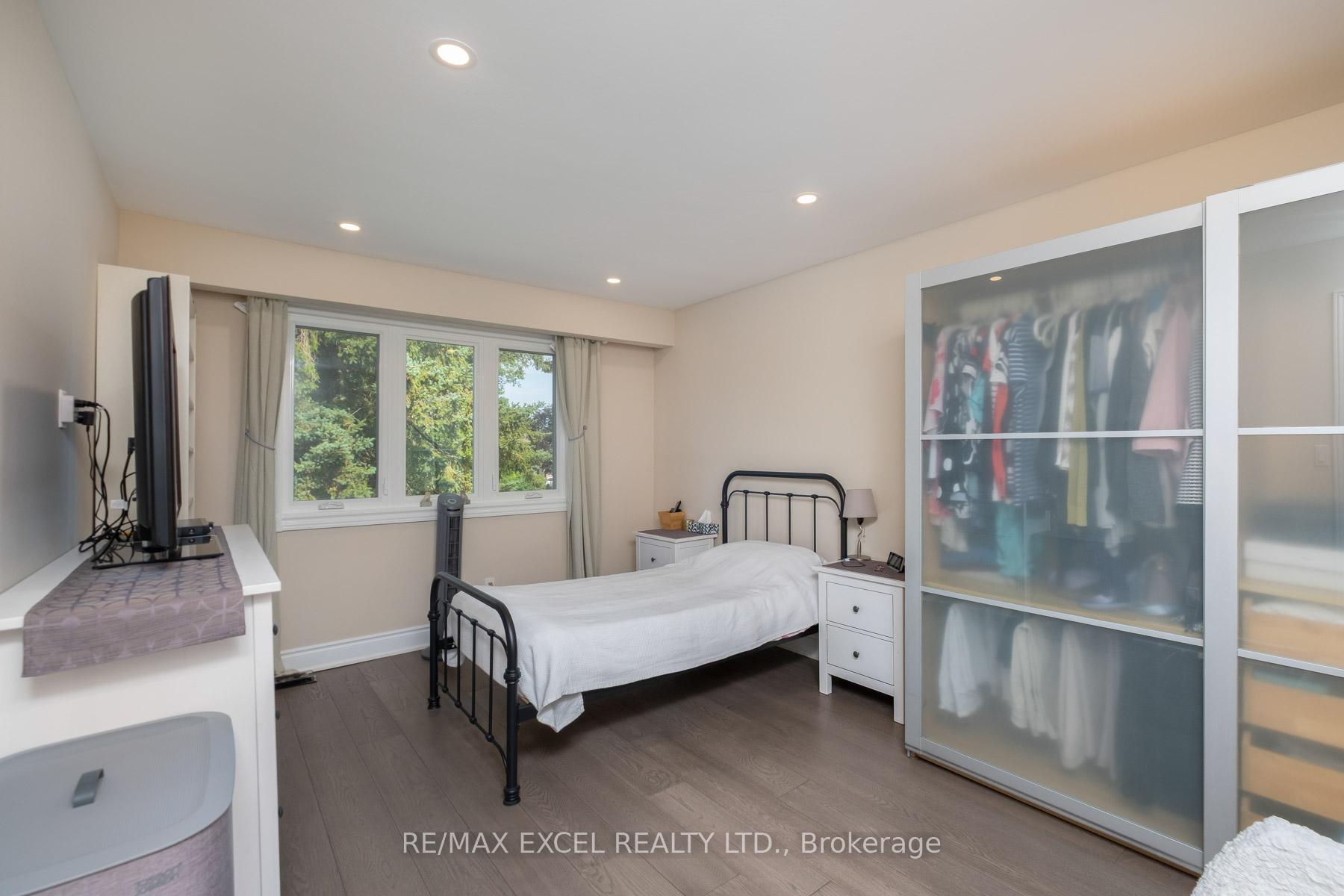 Photo 1 of 9 Applegate Crescent, North York, Hillcrest Village — HOMEH