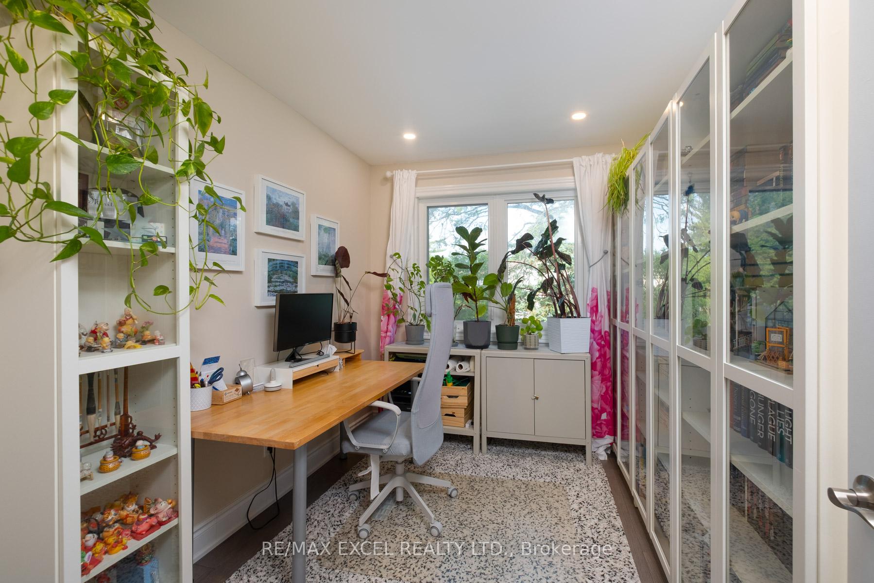Photo 2 of 9 Applegate Crescent, North York, Hillcrest Village — HOMEH