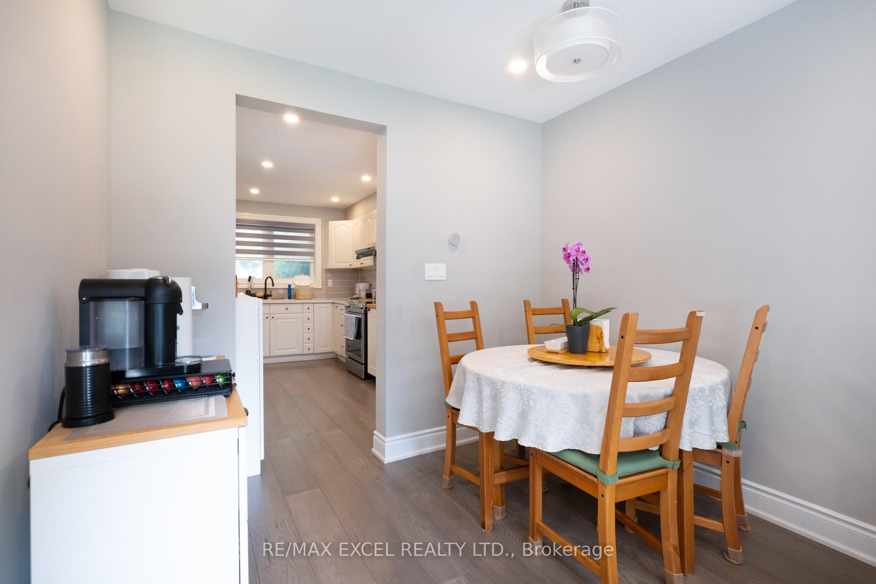 Photo 10 of 9 Applegate Crescent, North York, Hillcrest Village — HOMEH