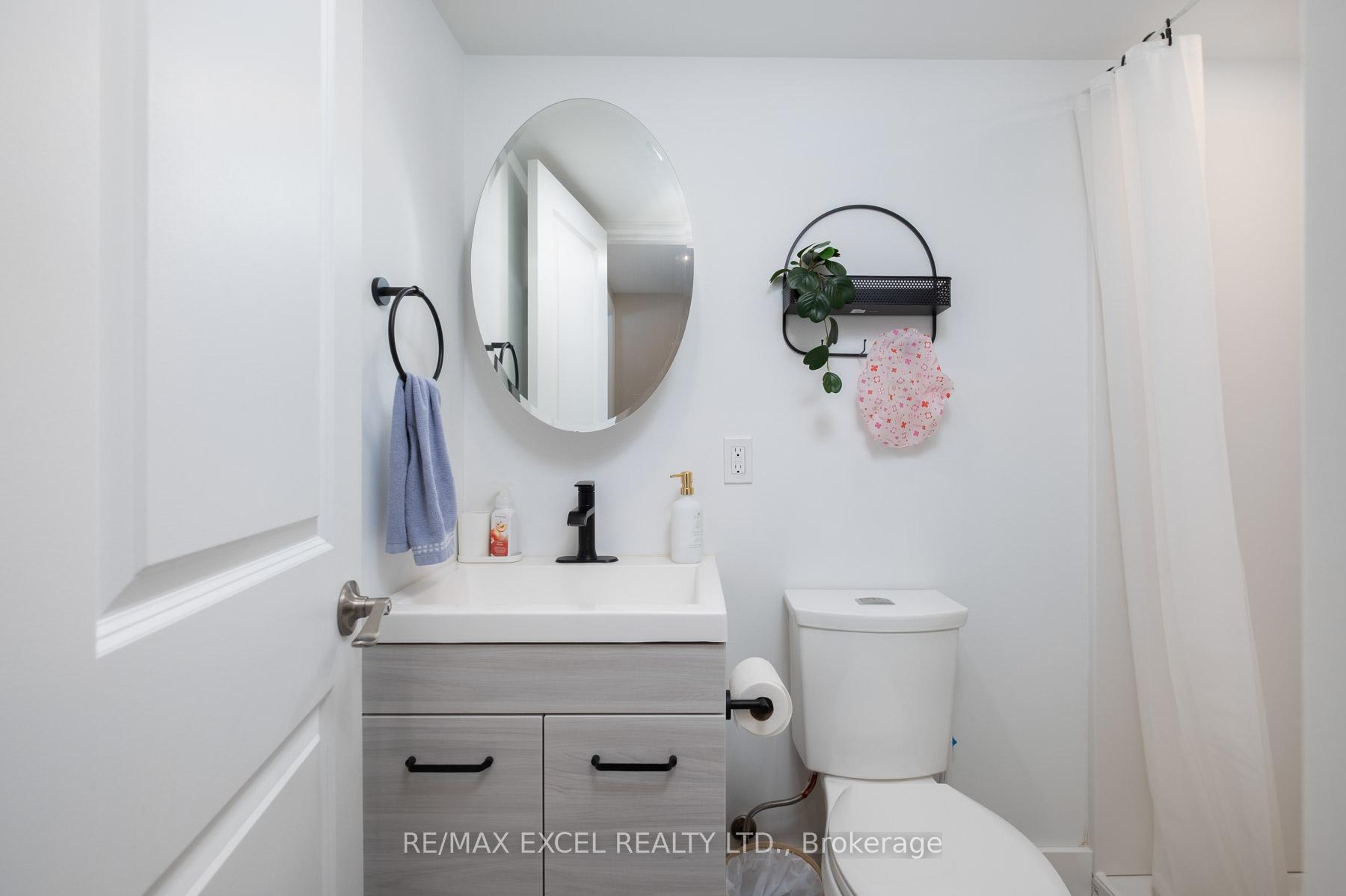 Photo 16 of 9 Applegate Crescent, North York, Hillcrest Village — HOMEH