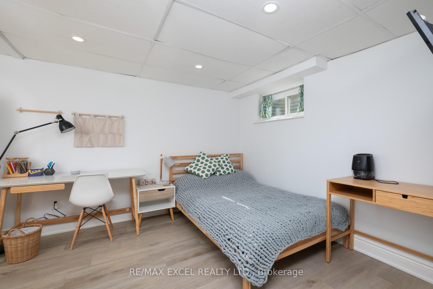 Photo 17 of 9 Applegate Crescent, North York, Hillcrest Village — HOMEH