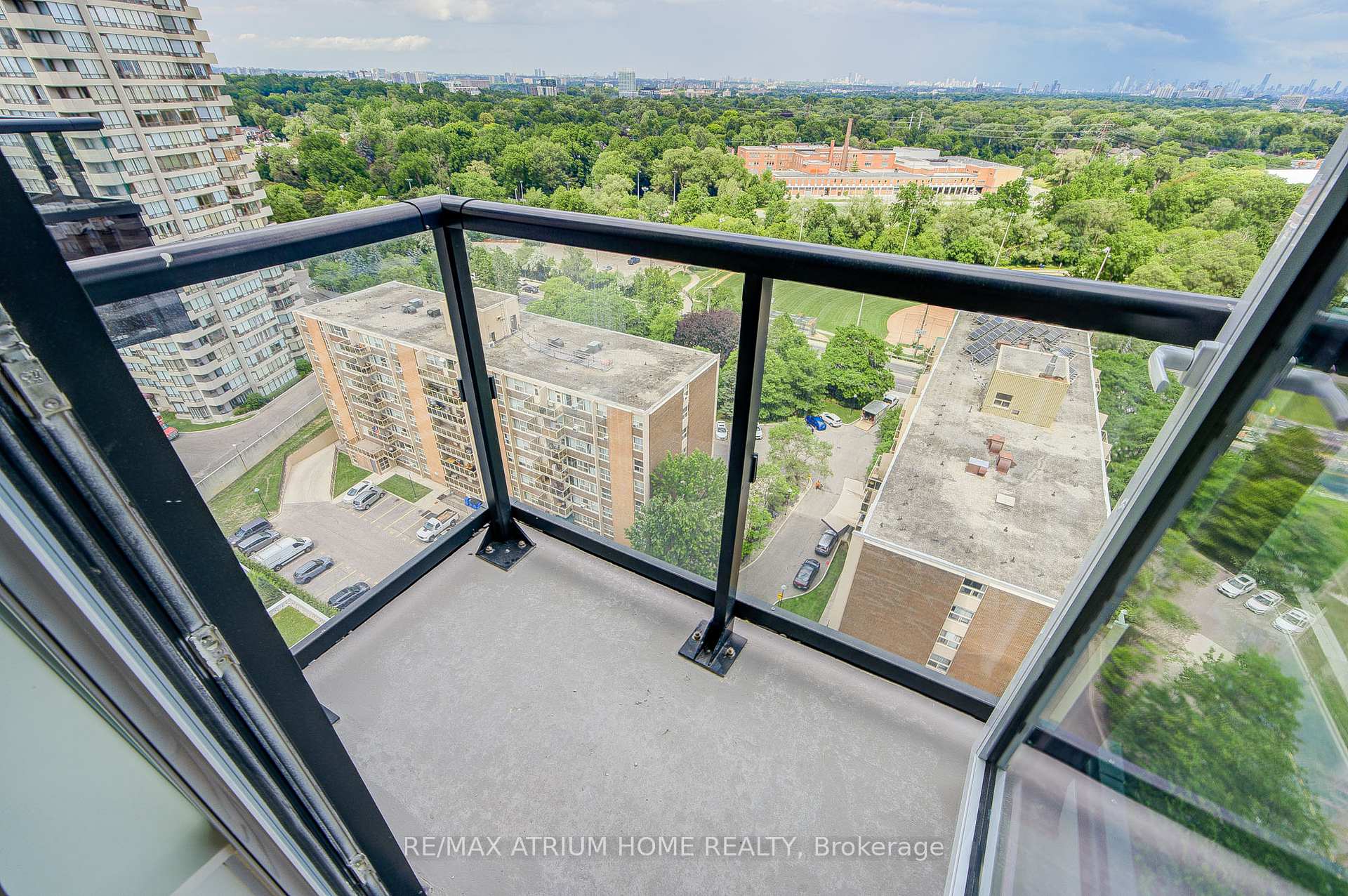 Photo 31 of Unit 1602, 60 Central Park Roadway, Etobicoke, Islington-City Centre West — HOMEH