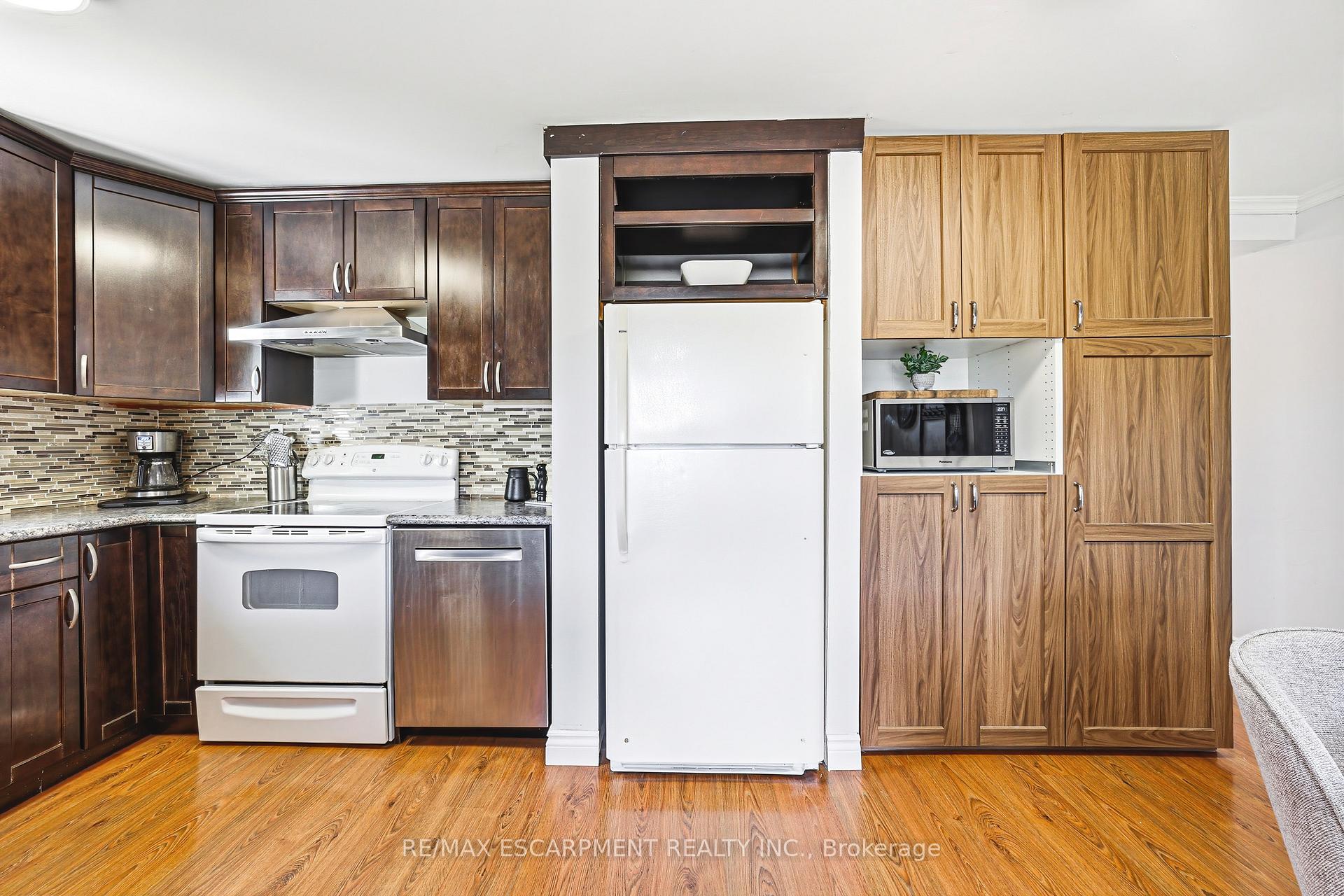 Photo 10 of 546 Mohawk Road E, Hamilton, Lawfield — HOMEH