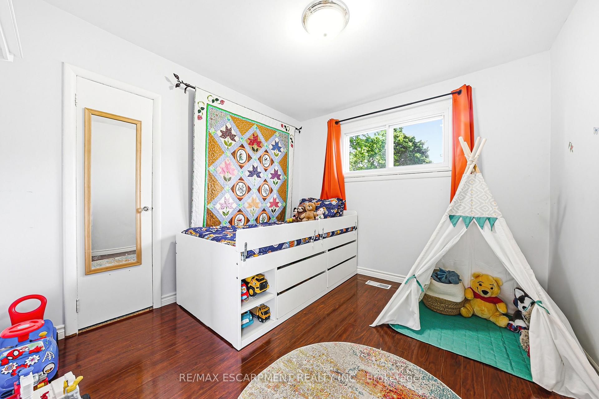 Photo 14 of 546 Mohawk Road E, Hamilton, Lawfield — HOMEH
