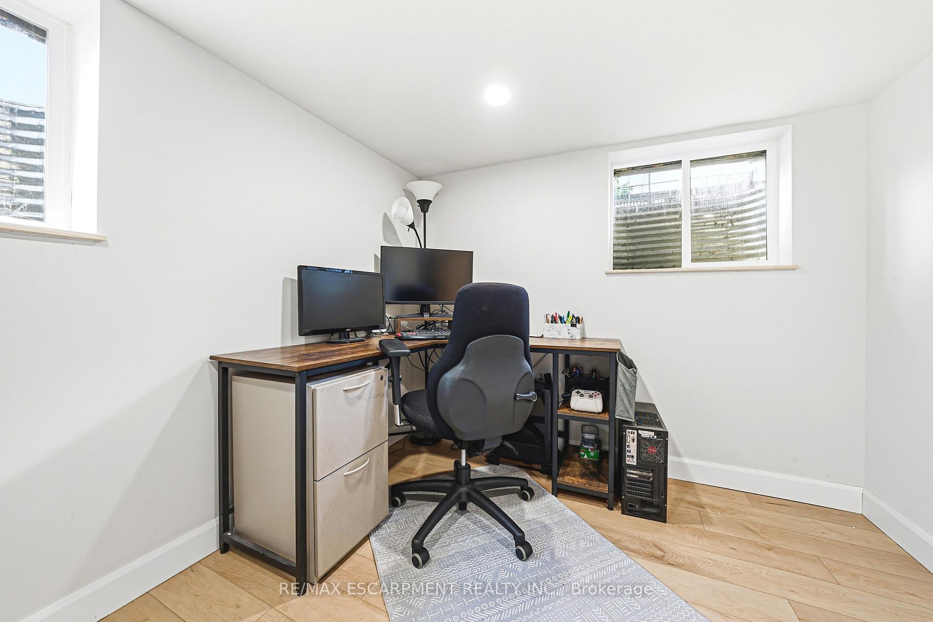Photo 18 of 546 Mohawk Road E, Hamilton, Lawfield — HOMEH