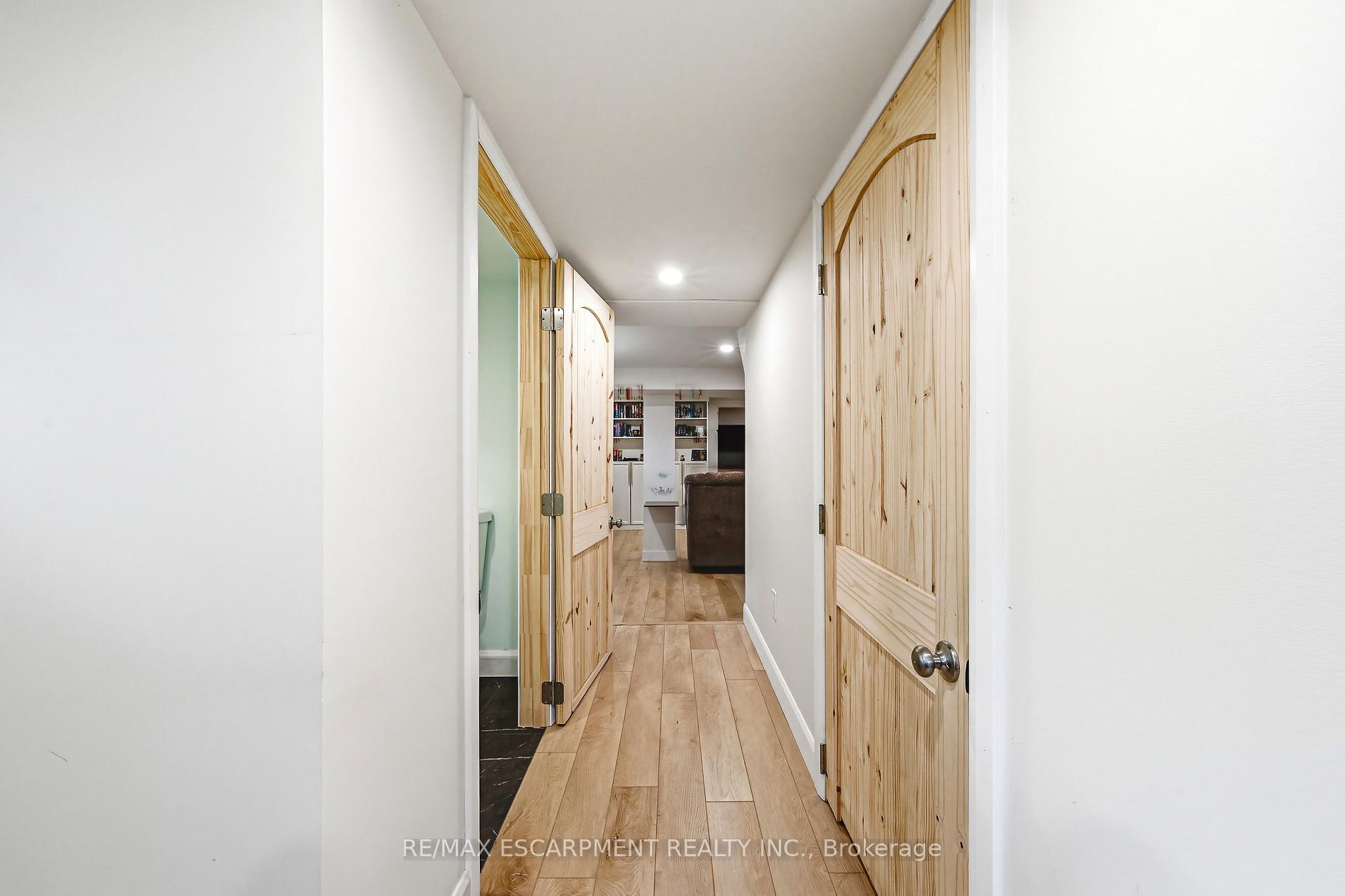 Photo 19 of 546 Mohawk Road E, Hamilton, Lawfield — HOMEH