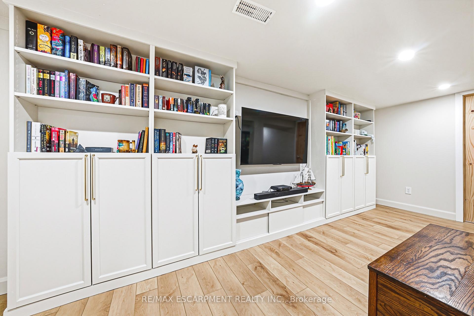 Photo 22 of 546 Mohawk Road E, Hamilton, Lawfield — HOMEH