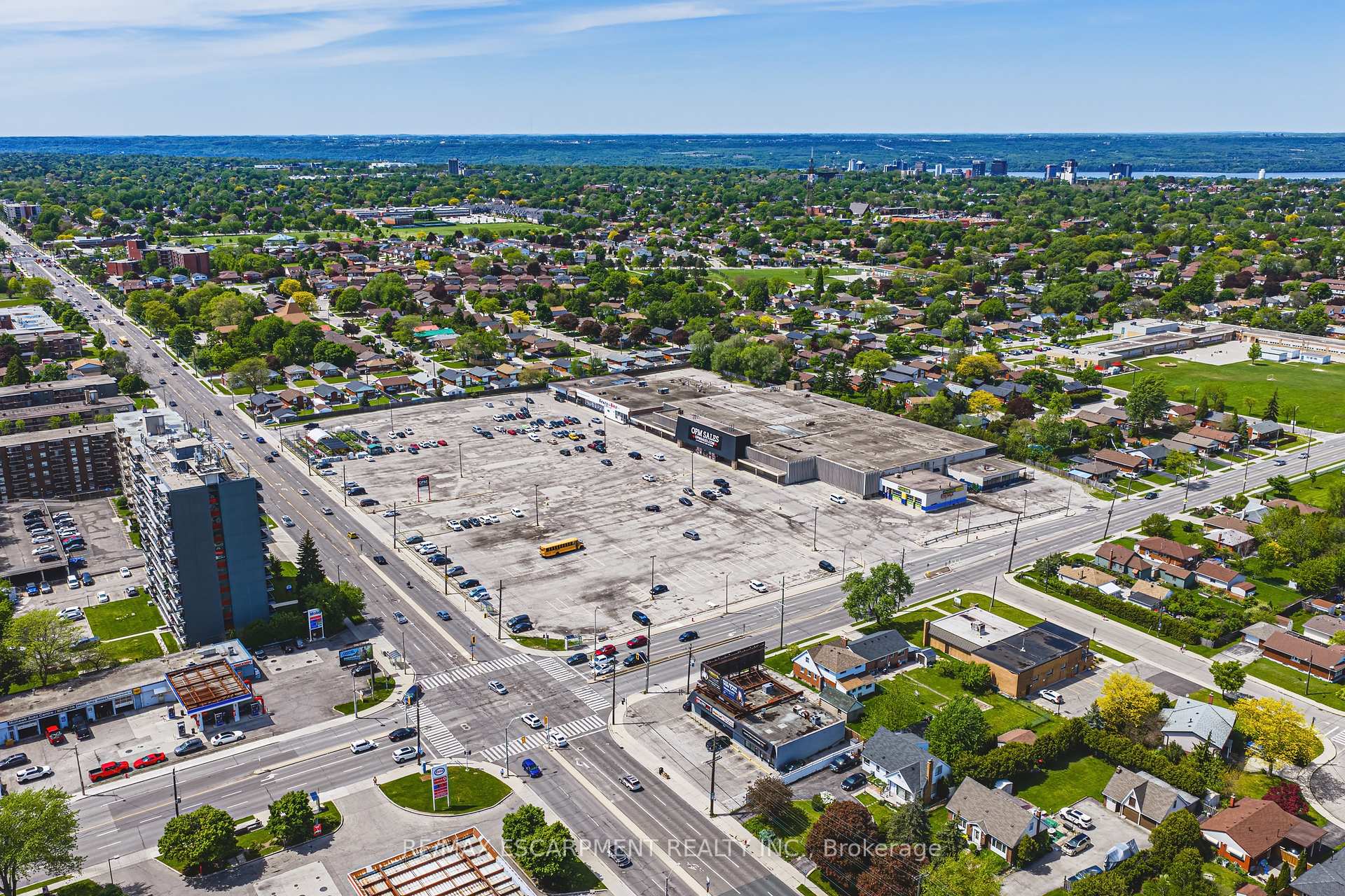 Photo 44 of 546 Mohawk Road E, Hamilton, Lawfield — HOMEH